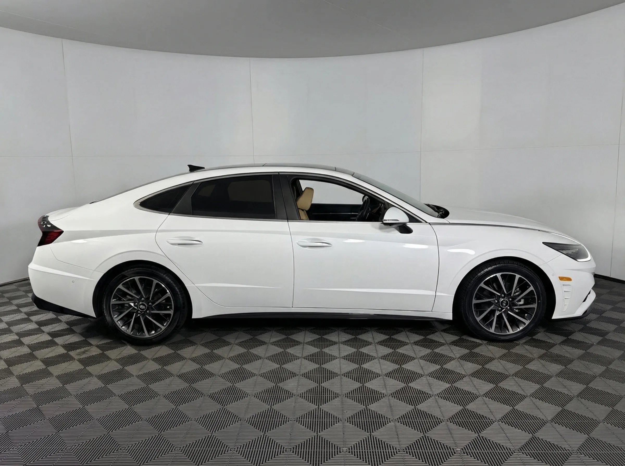 2023 Hyundai Sonata Limited — photo 1