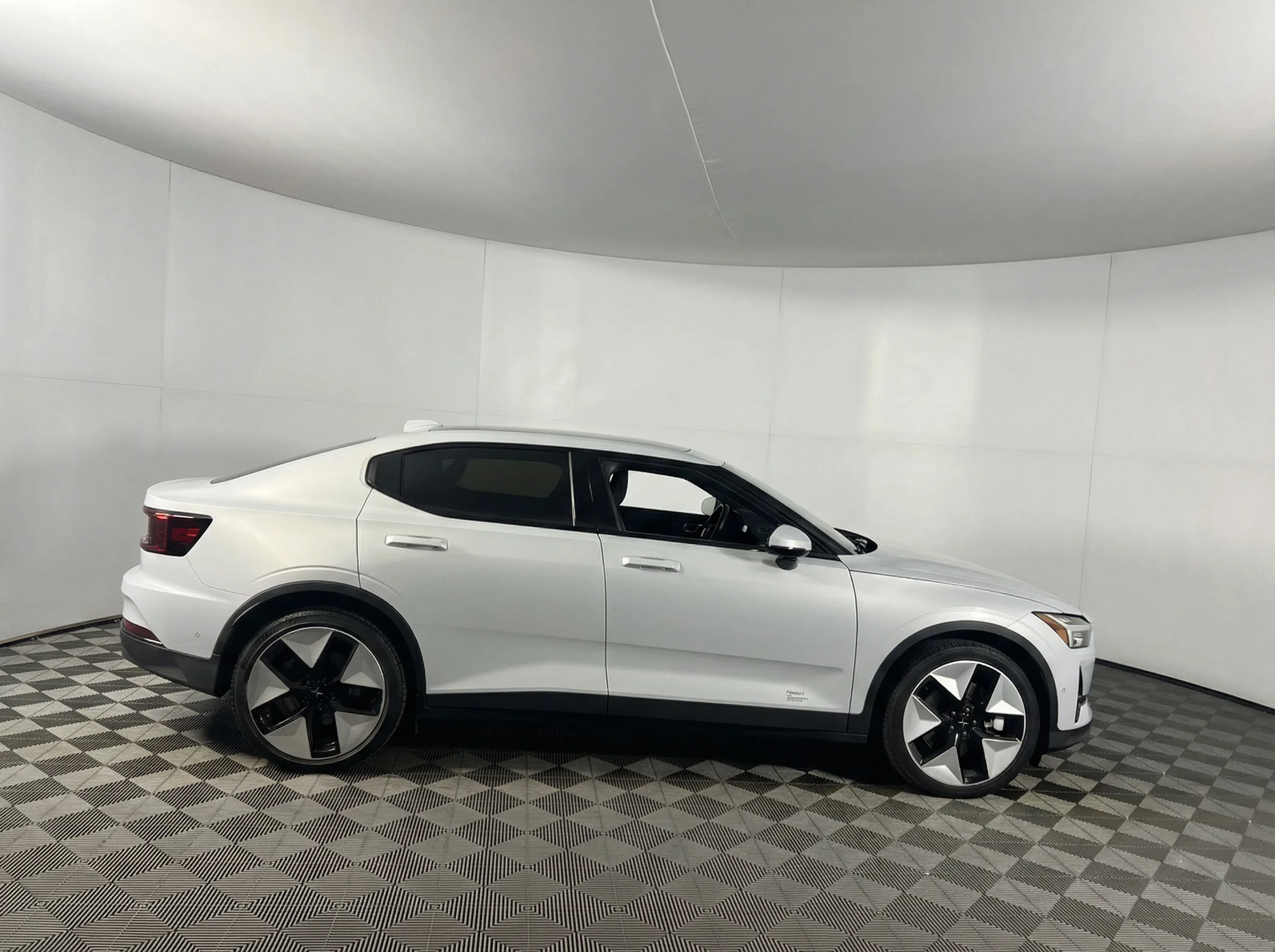 2023 Polestar 2 Long Range Single Motor — photo 1