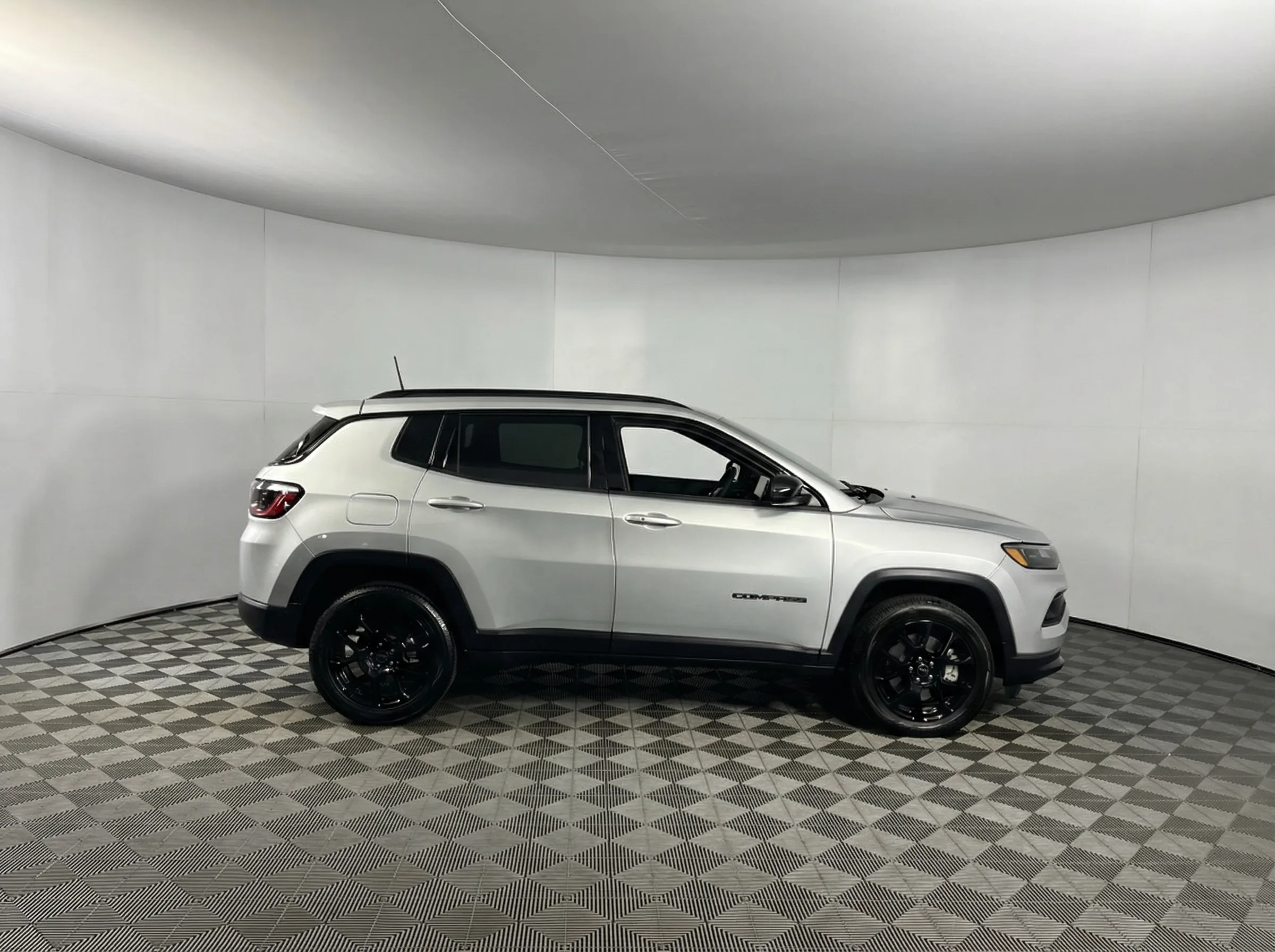 2025 Jeep Compass Latitude — photo 1