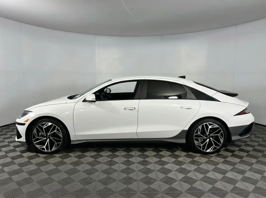 2024 Hyundai IONIQ 6 SEL