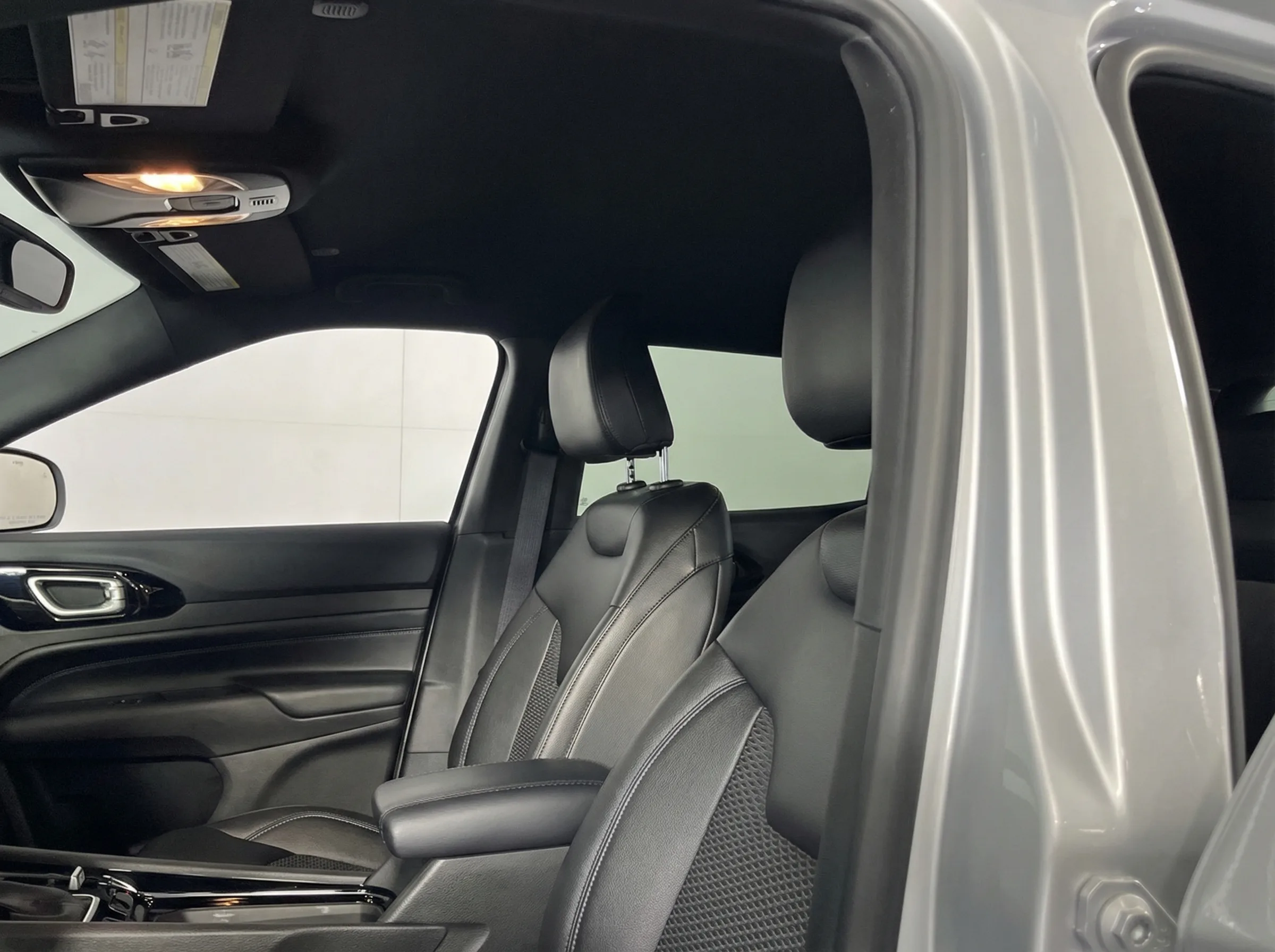 2025 Jeep Compass Latitude — thumbnail 10