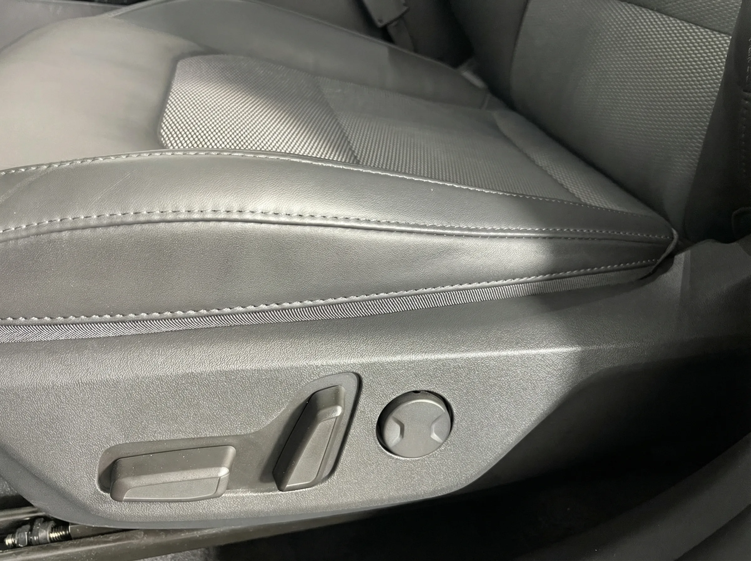 2024 Kia Niro EX Touring — thumbnail 11