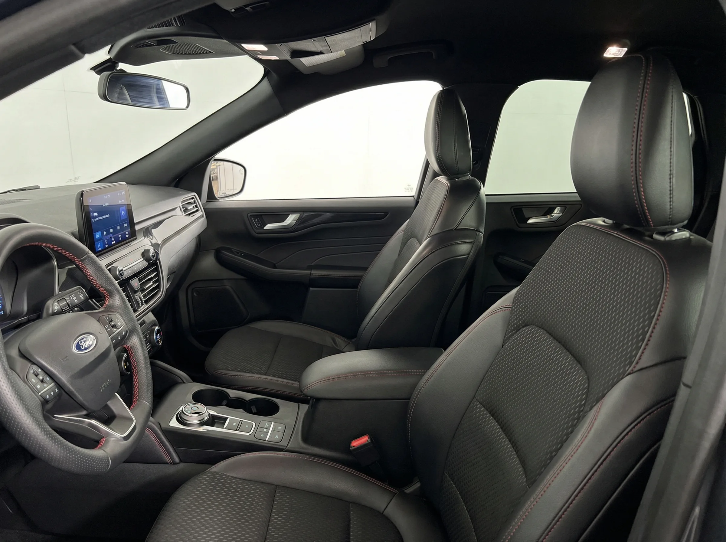 2025 Ford Escape ST-Line — thumbnail 11