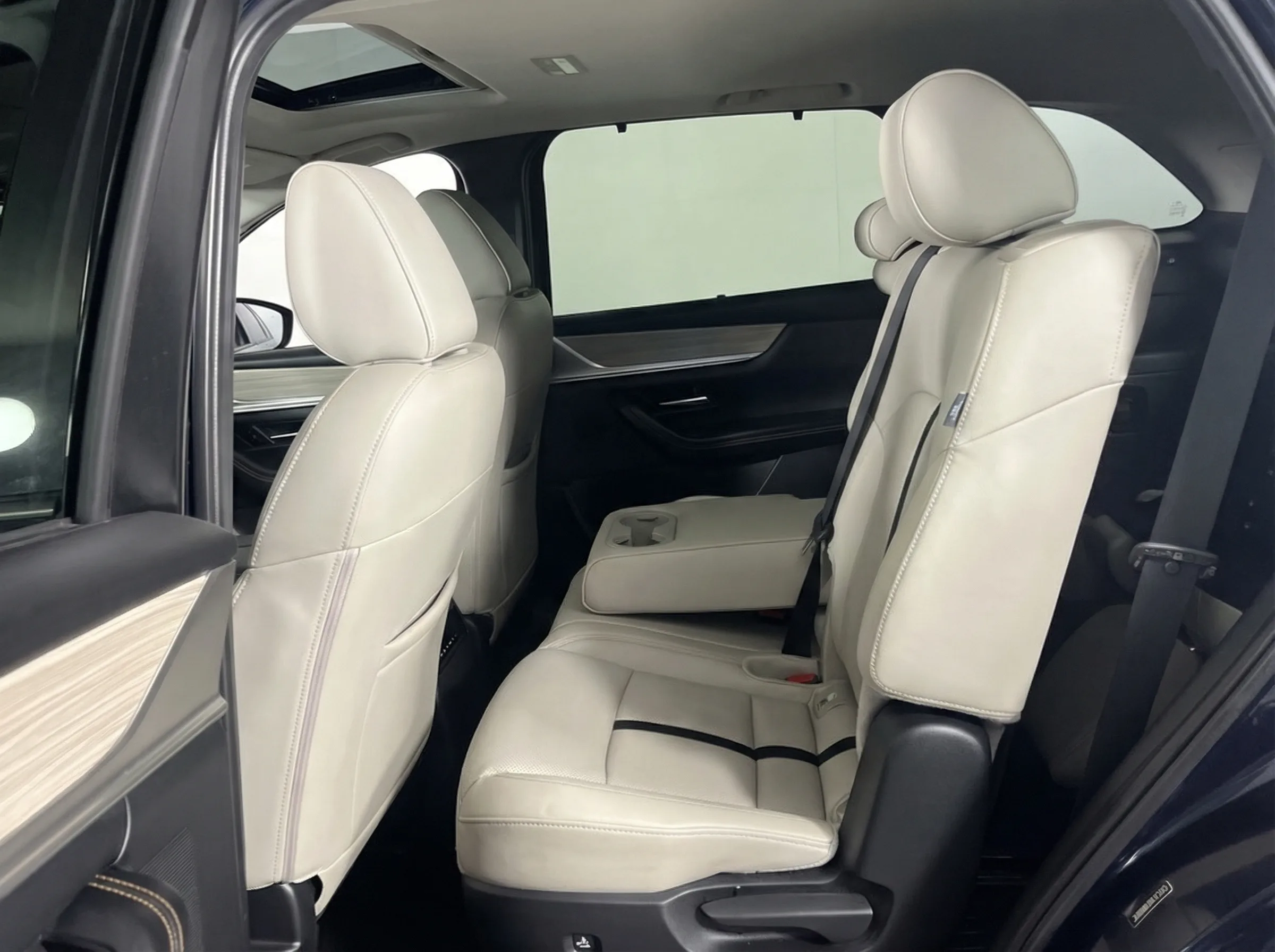 2024 Mazda CX-90 PHEV Preferred — thumbnail 11