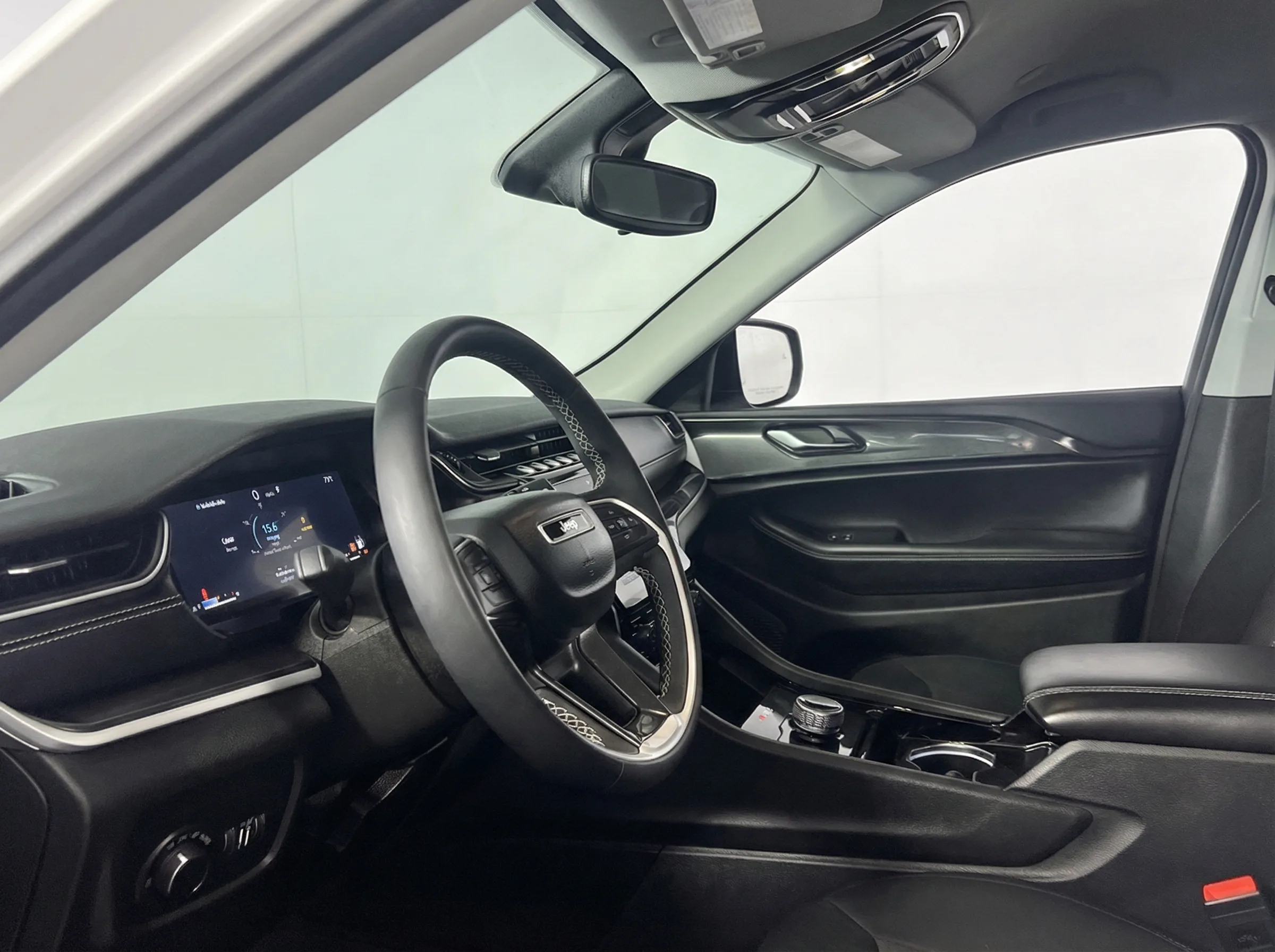 2023 Jeep Grand Cherokee Laredo — thumbnail 11