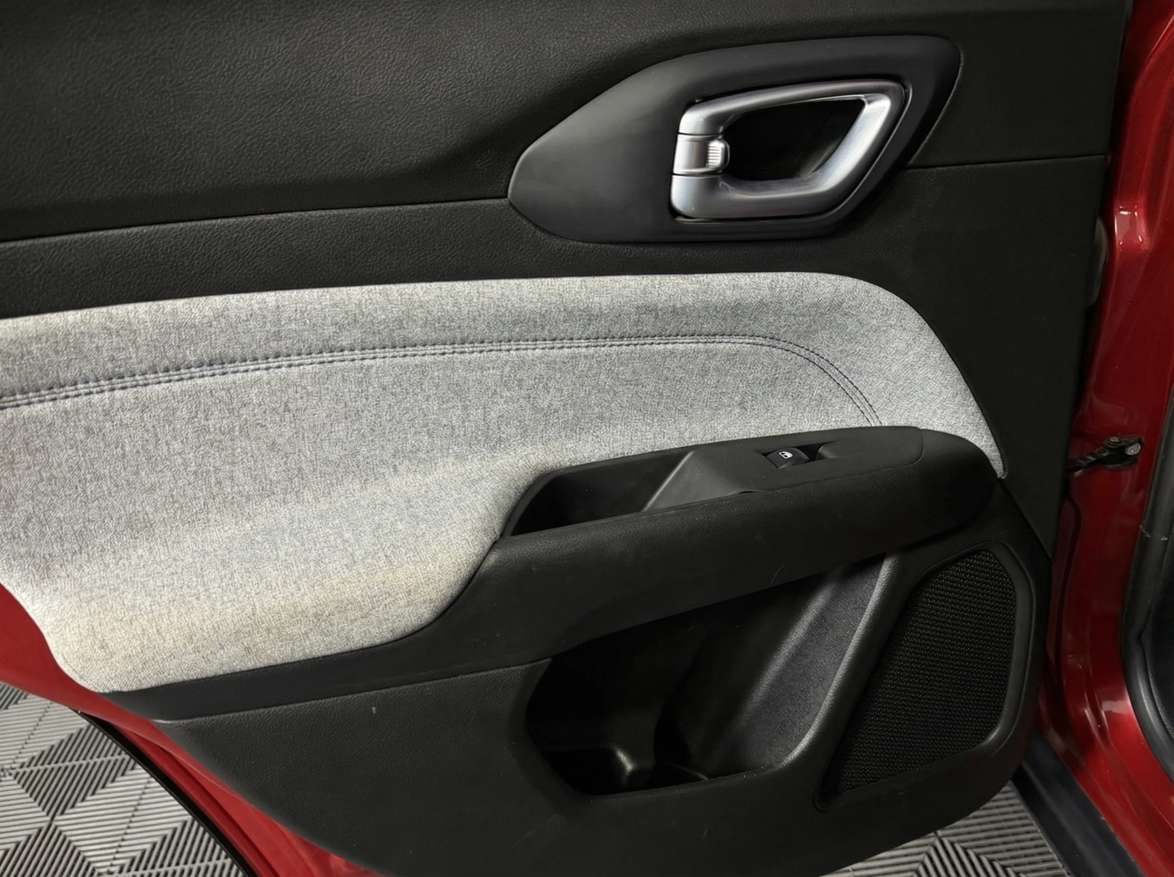 2025 Jeep Compass Sport — thumbnail 13