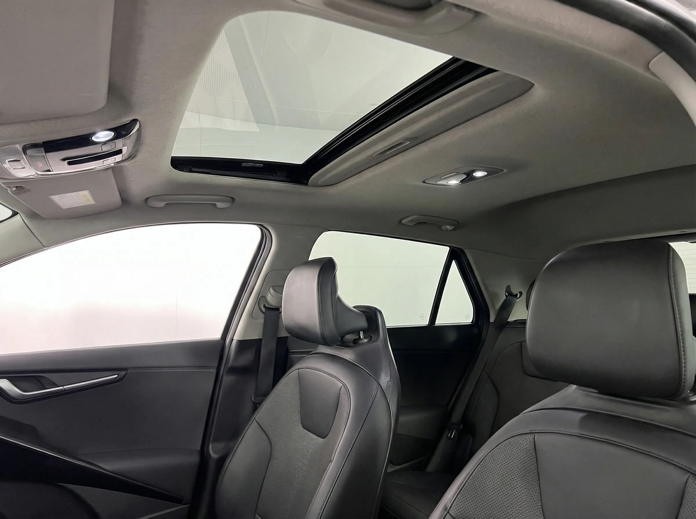 2024 Kia Niro EX Touring — thumbnail 12