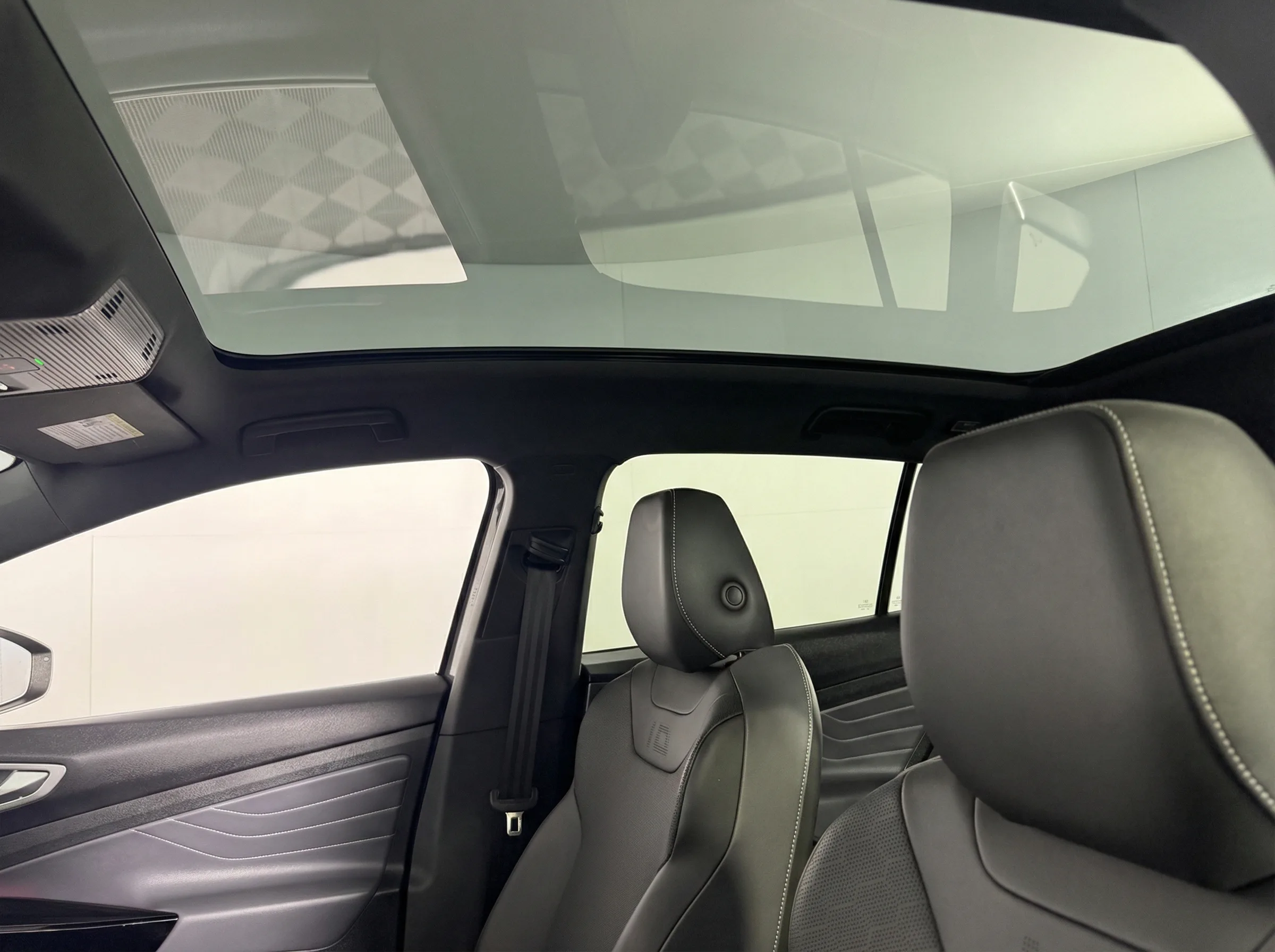 2023 Volkswagen ID.4 Pro S Plus — thumbnail 13