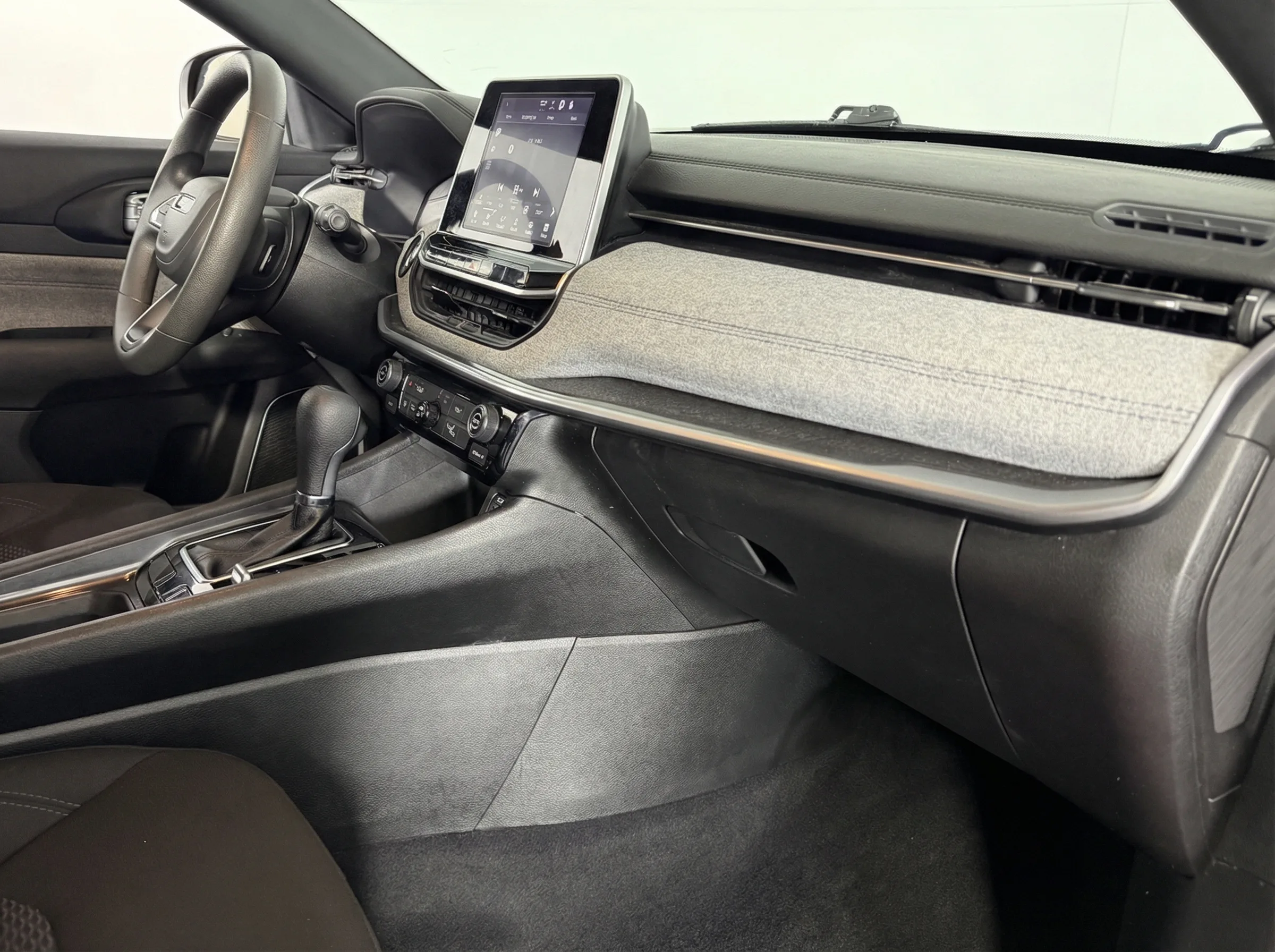 2025 Jeep Compass Sport — thumbnail 14