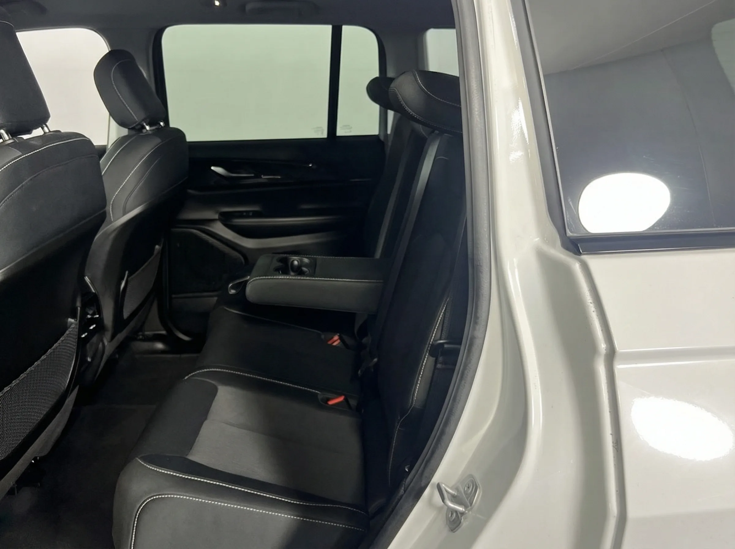 2023 Jeep Grand Cherokee Laredo — thumbnail 14