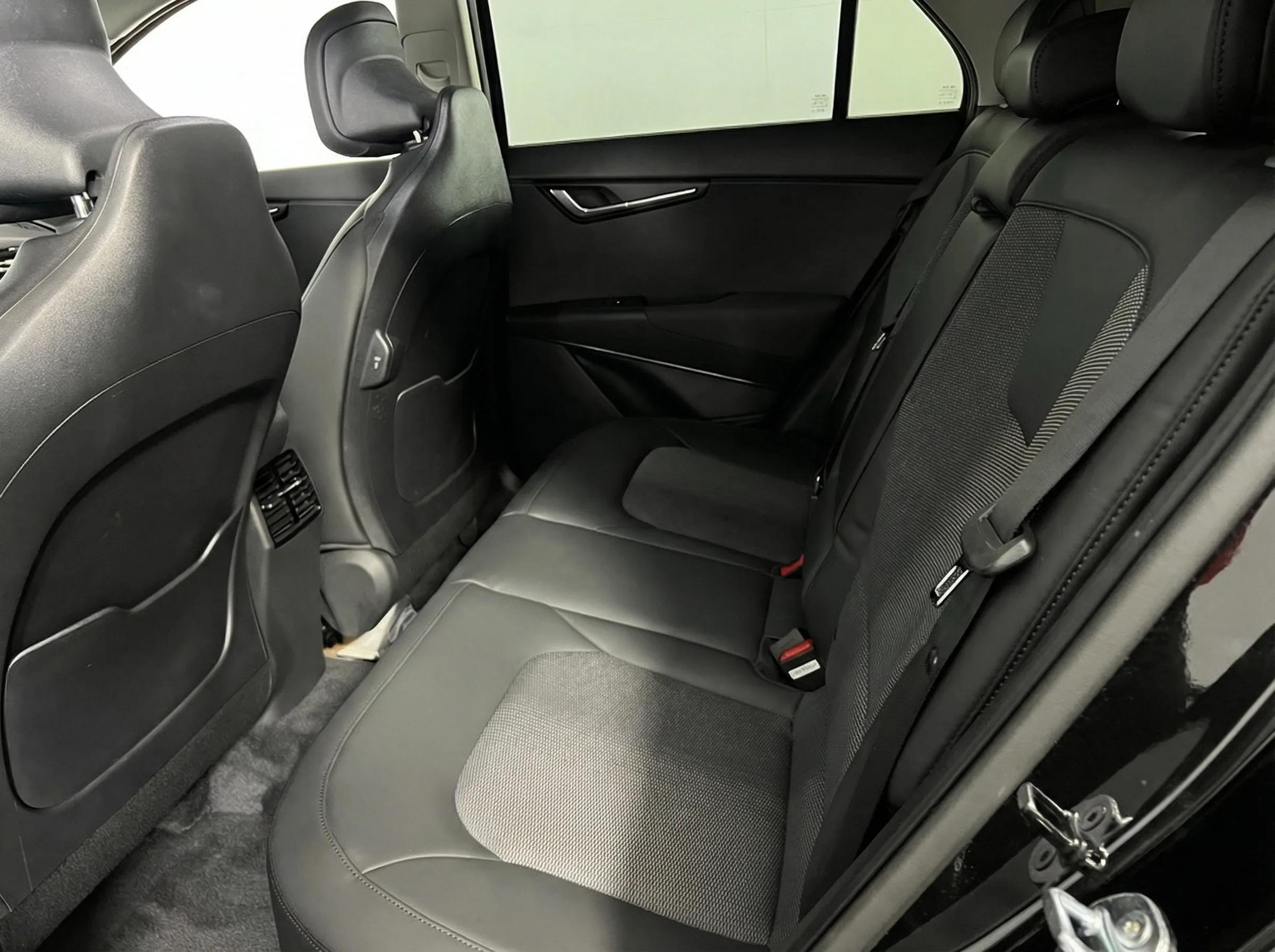 2024 Kia Niro EX Touring — thumbnail 14