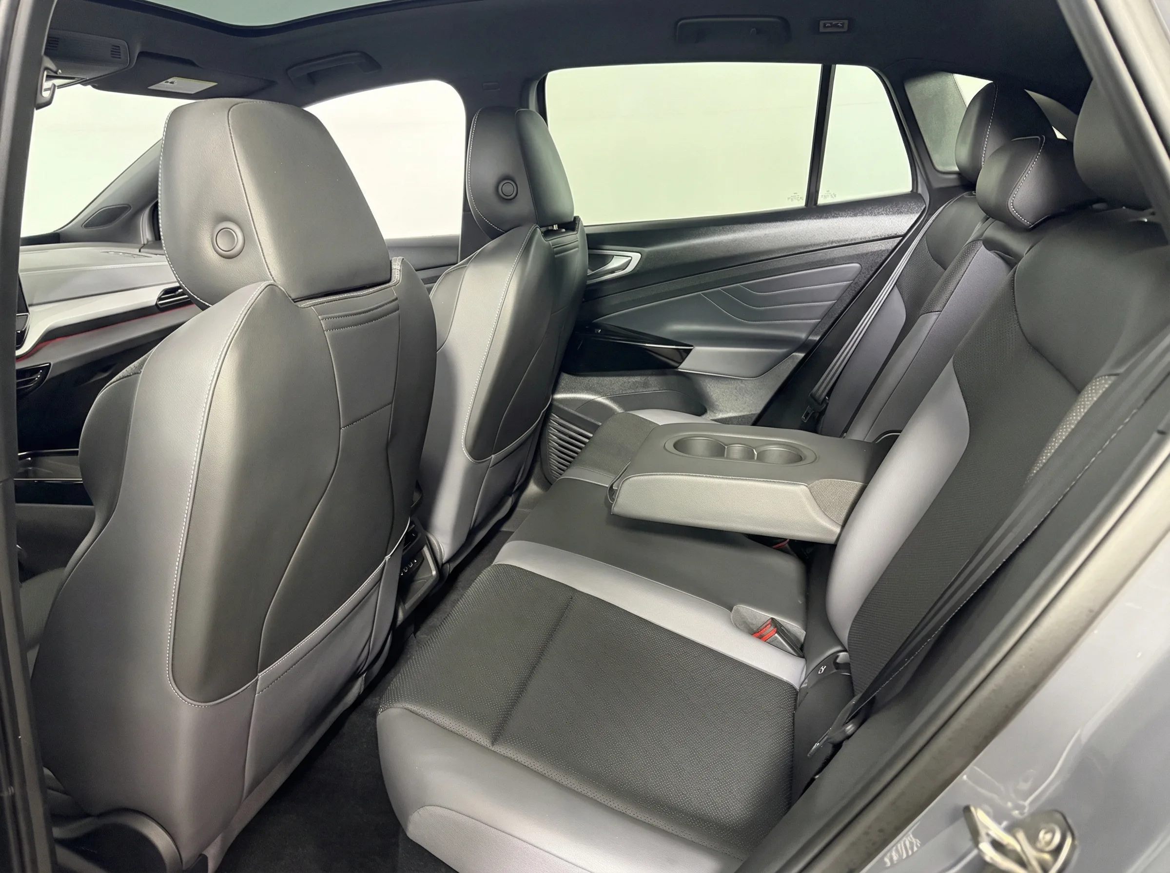 2023 Volkswagen ID.4 Pro S Plus — thumbnail 15