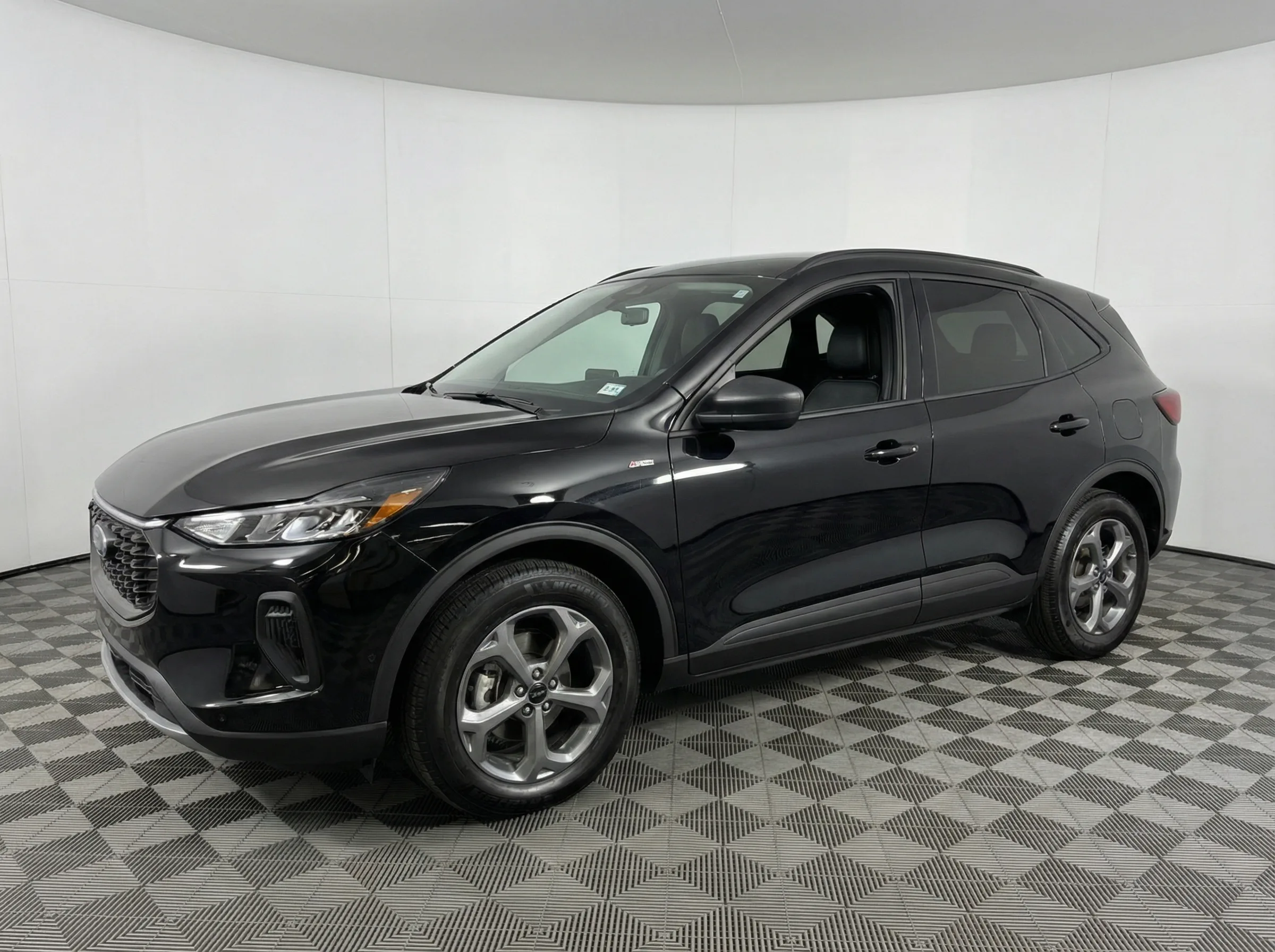 2025 Ford Escape ST-Line — thumbnail 2