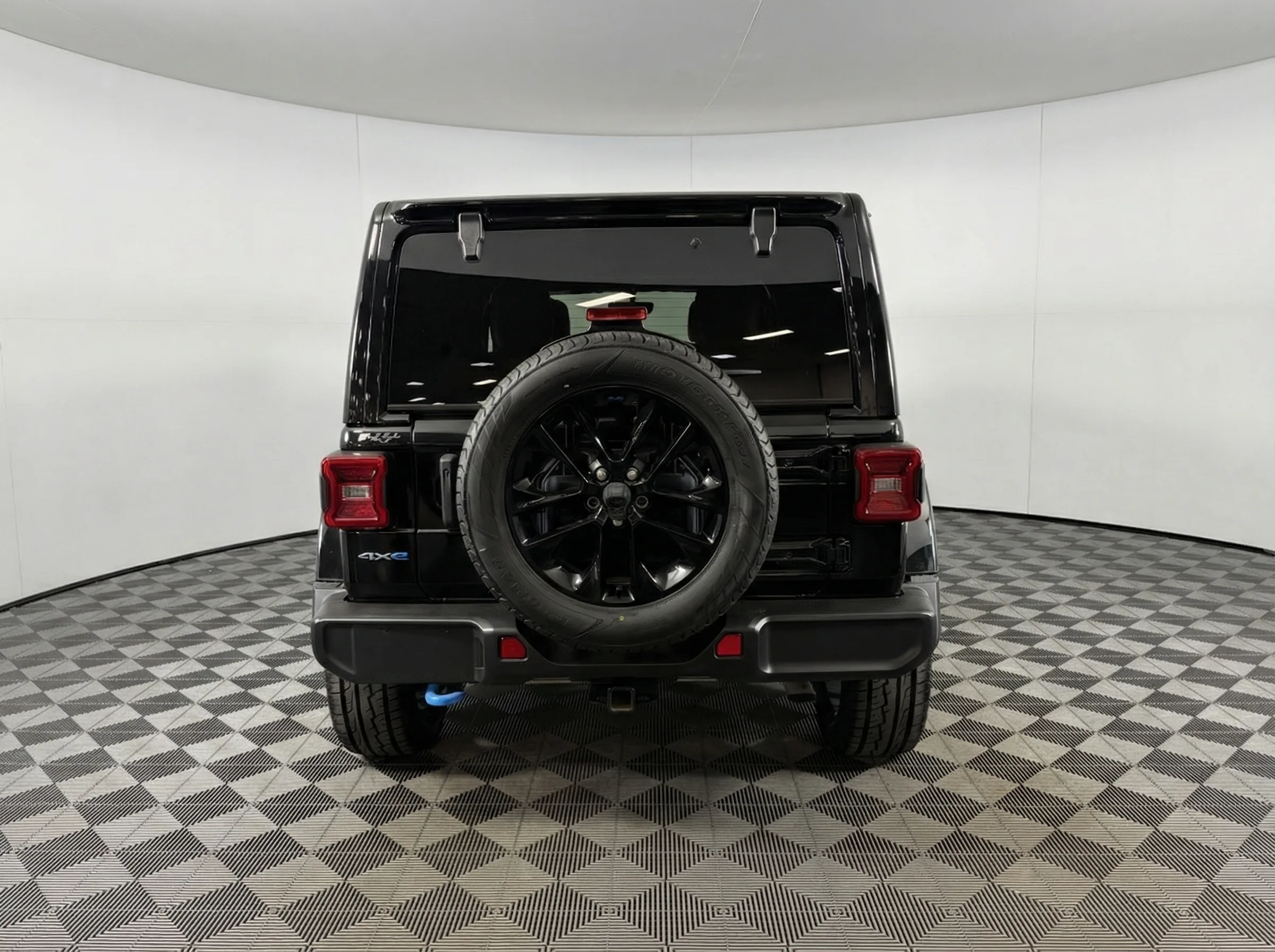 2023 Jeep Wrangler Sahara 4xe — thumbnail 2