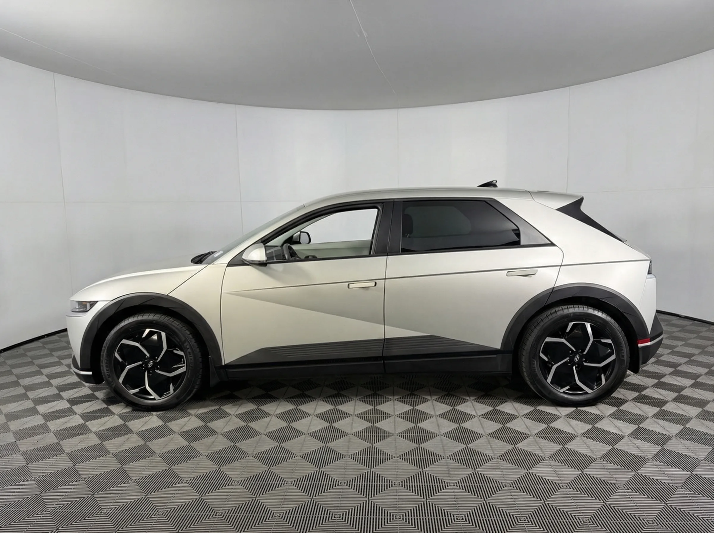 2024 Hyundai IONIQ 5 SEL — thumbnail 2