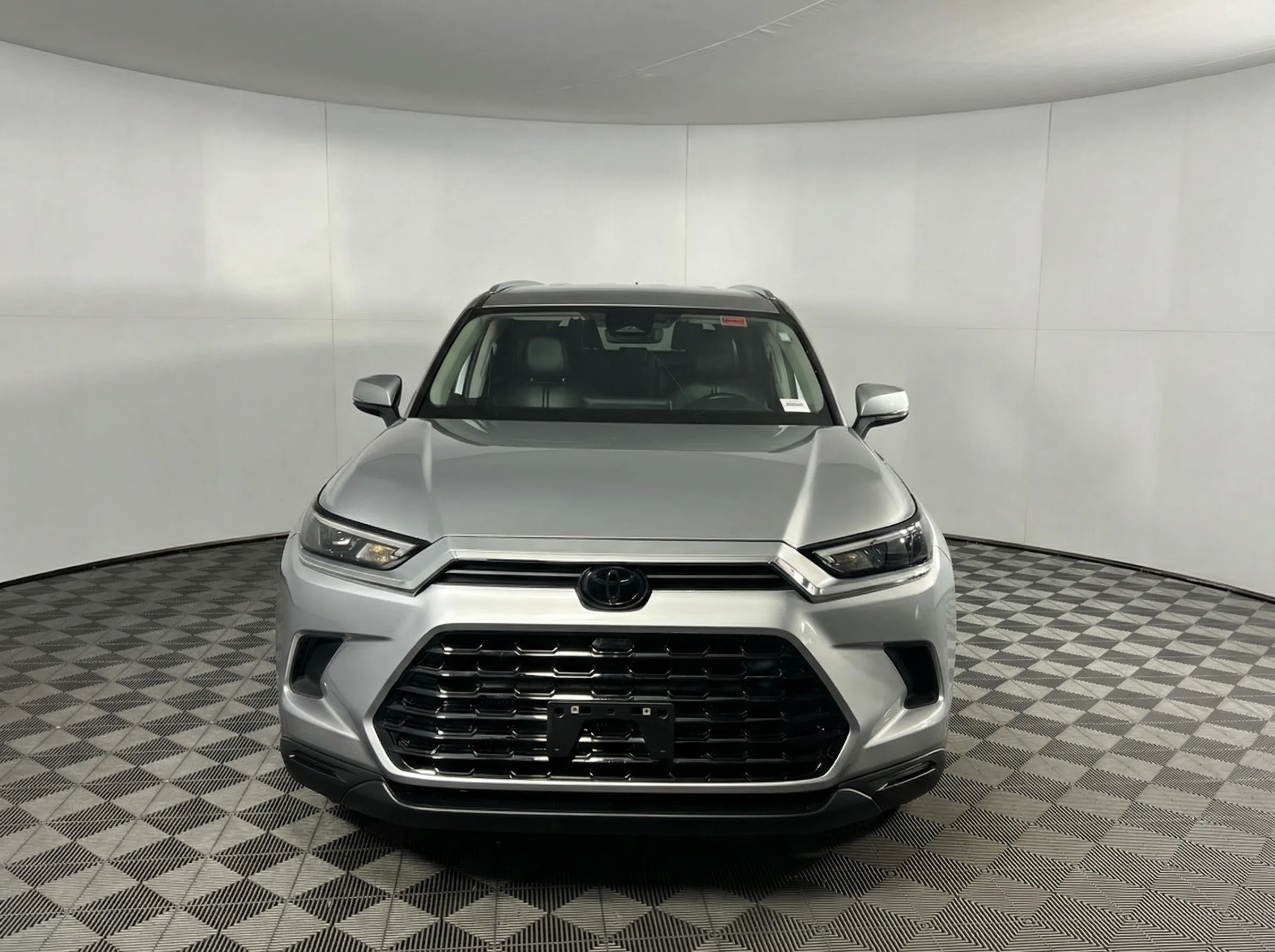2025 Toyota Grand Highlander XLE — thumbnail 2