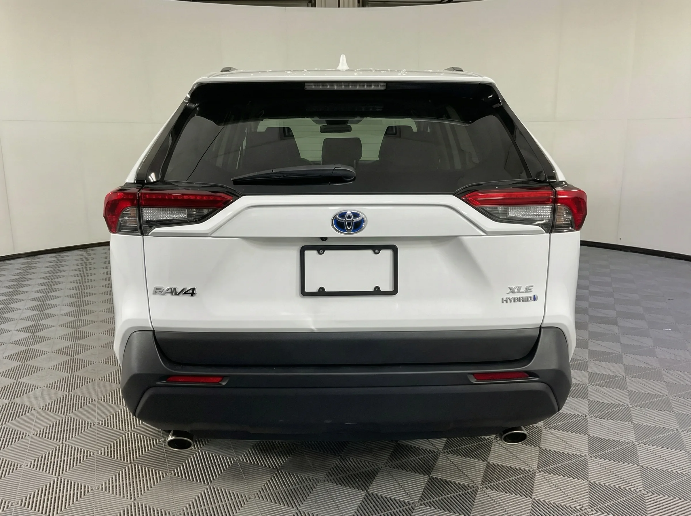 2024 Toyota RAV4 Hybrid XLE — thumbnail 2