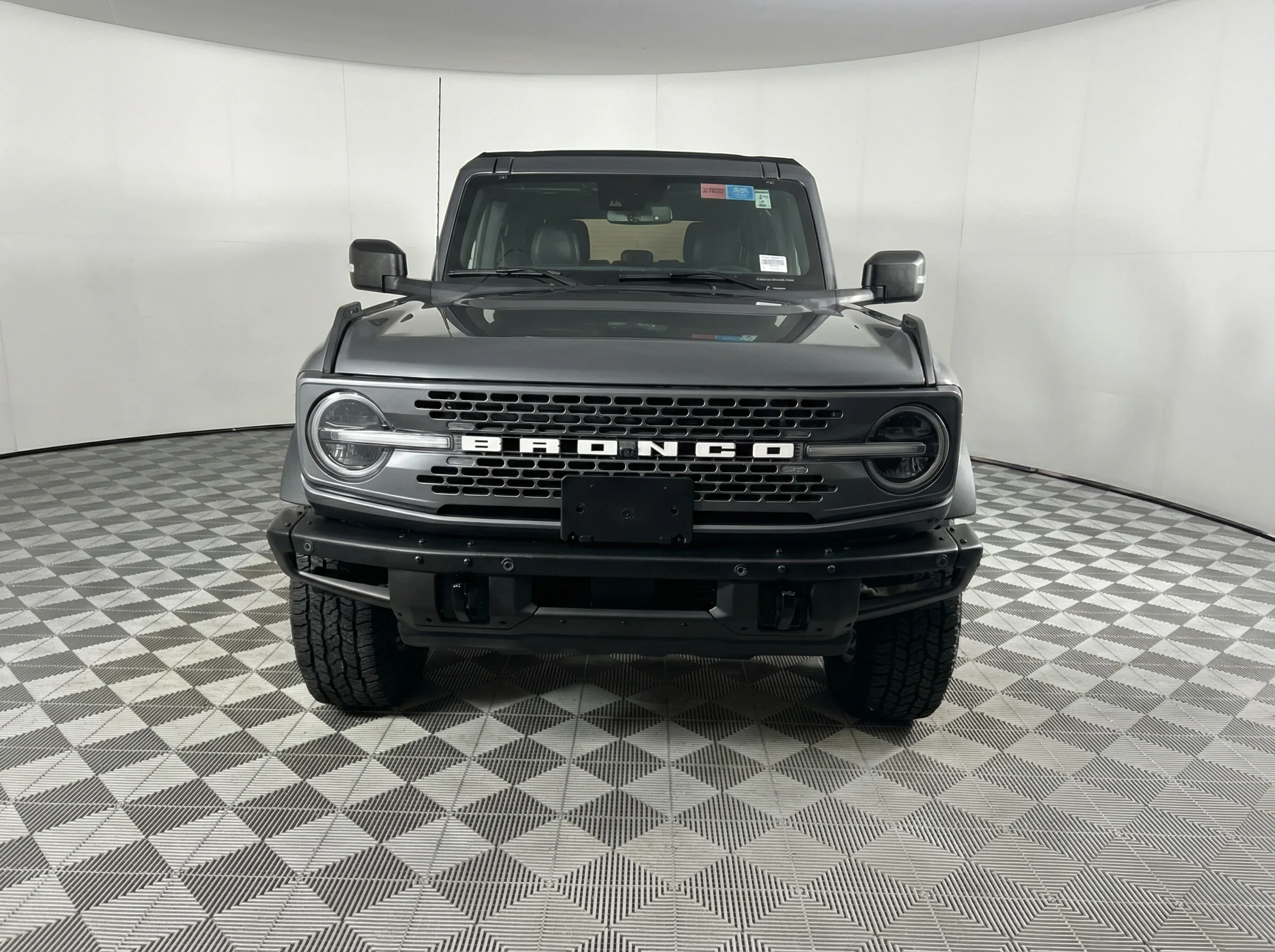 2023 Ford Bronco Badlands — thumbnail 2