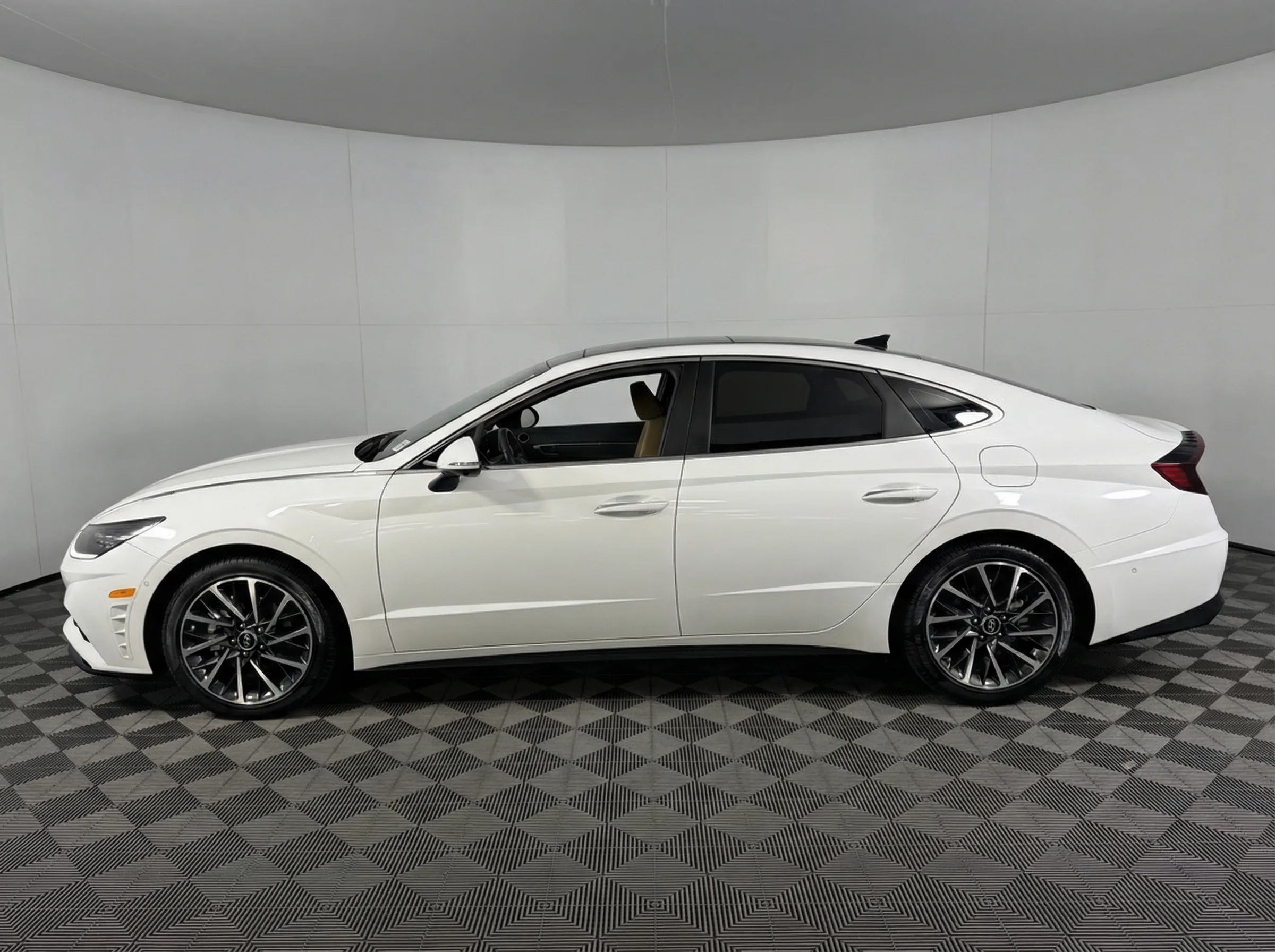 2023 Hyundai Sonata Limited — thumbnail 3