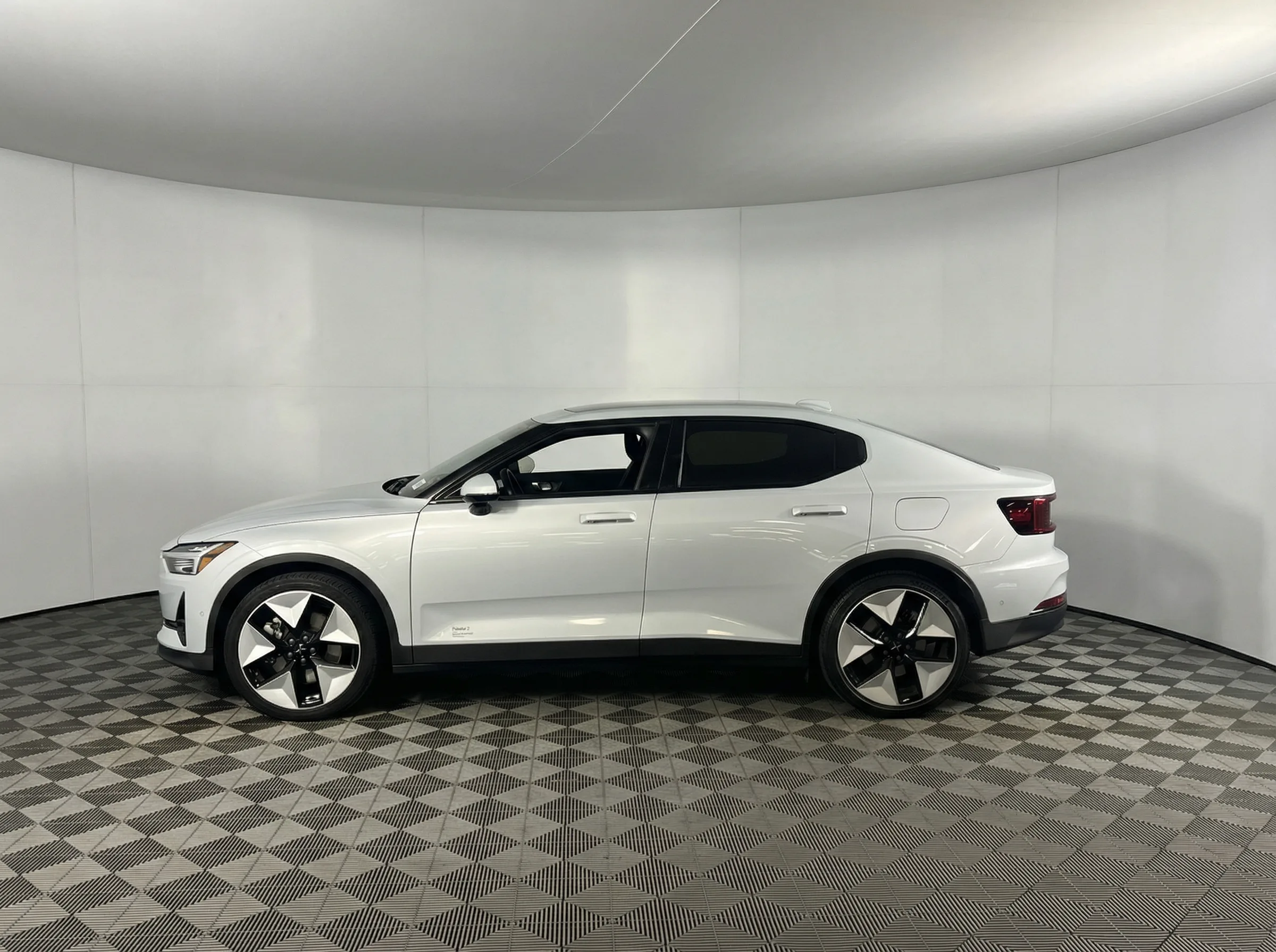 2023 Polestar 2 Long Range Single Motor — thumbnail 3