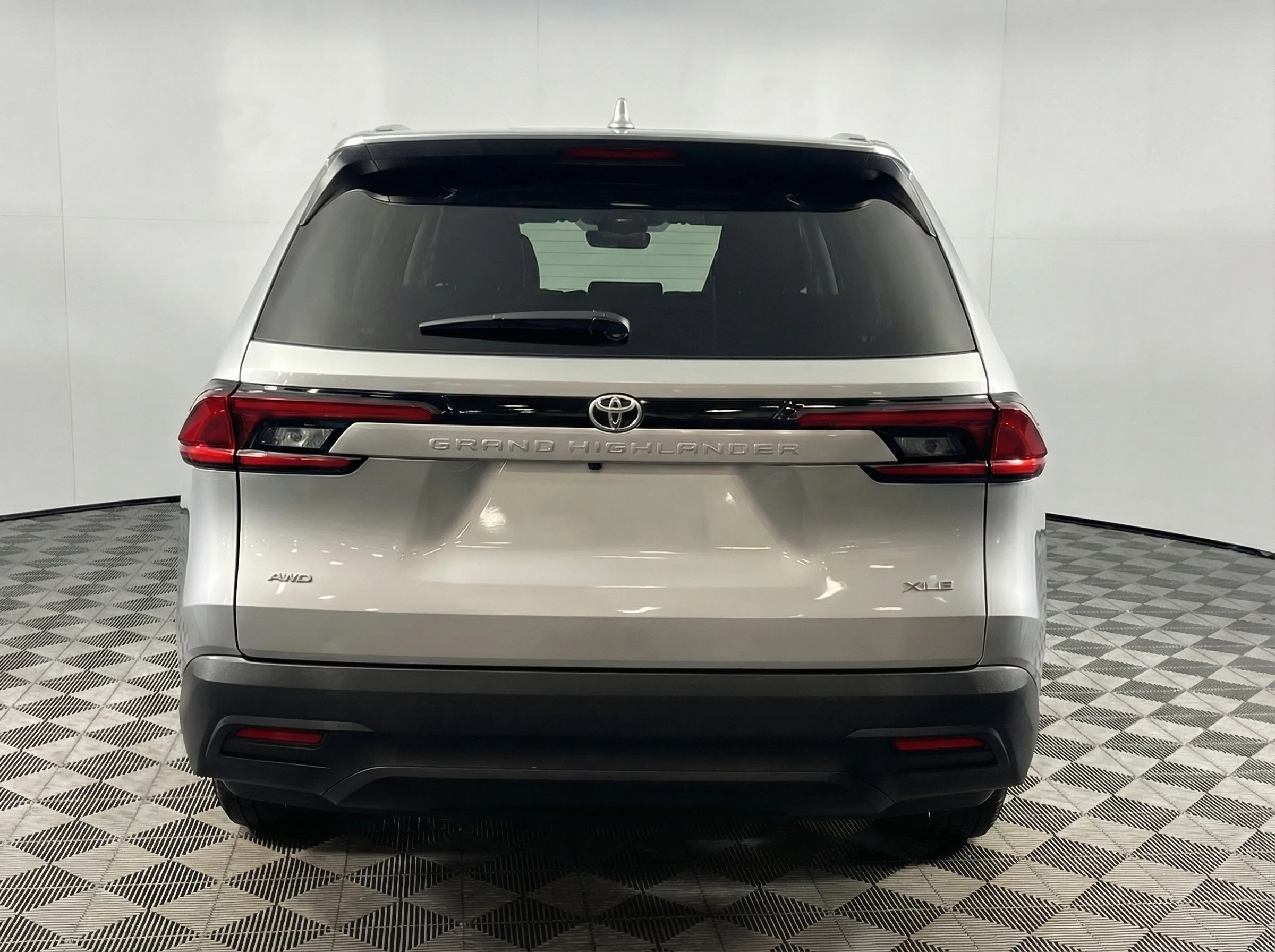 2025 Toyota Grand Highlander XLE — thumbnail 3