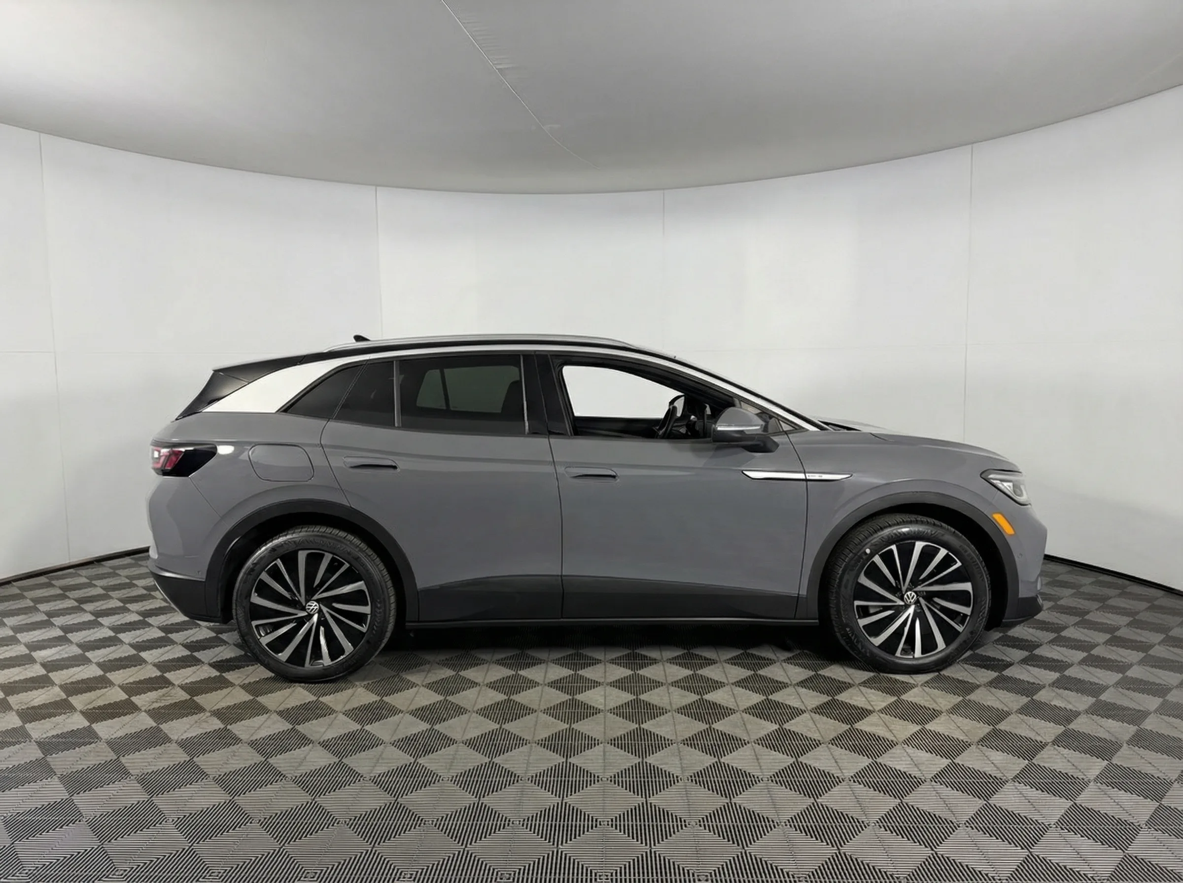2023 Volkswagen ID.4 Pro S Plus — thumbnail 3