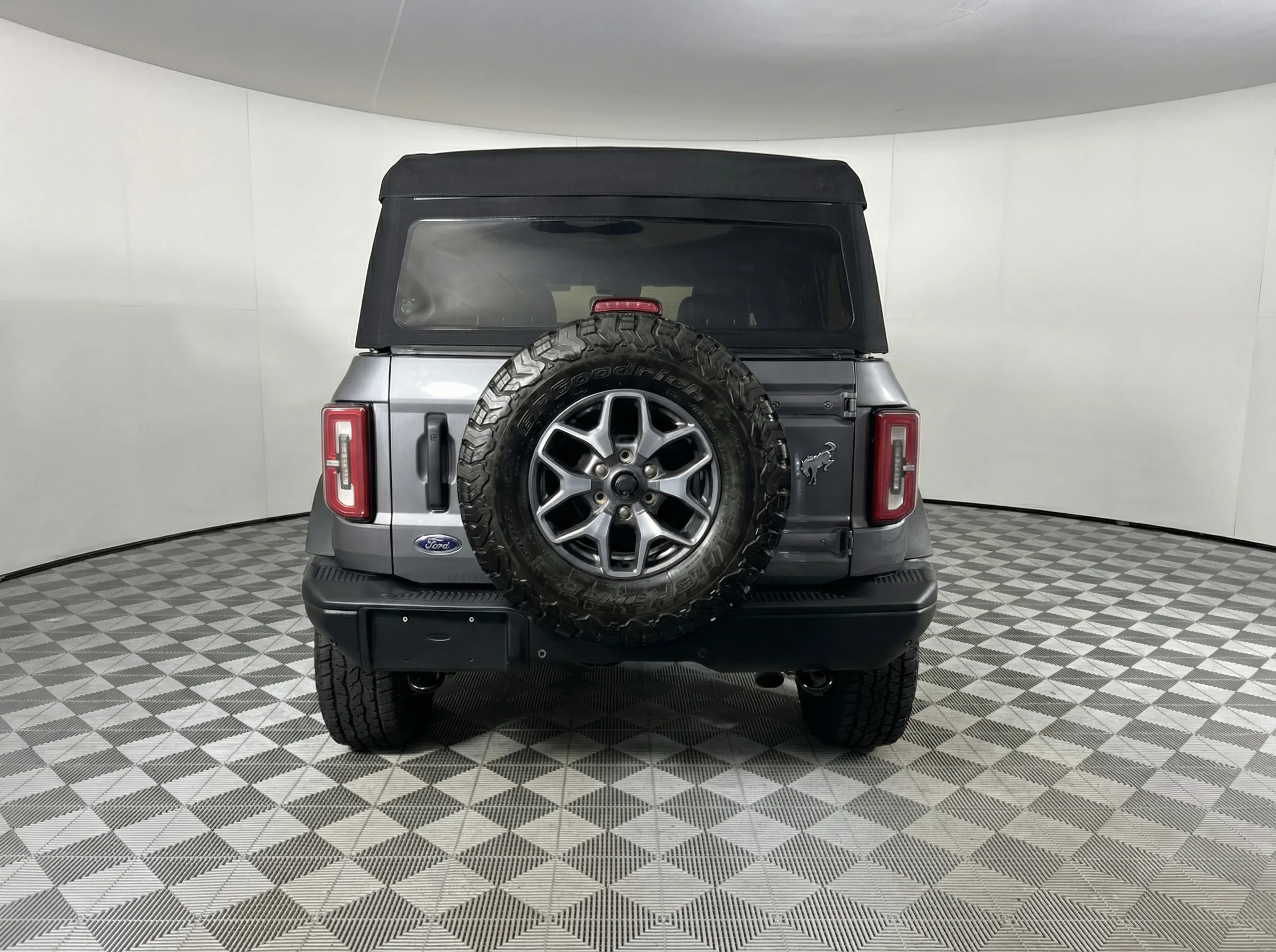 2023 Ford Bronco Badlands — thumbnail 3
