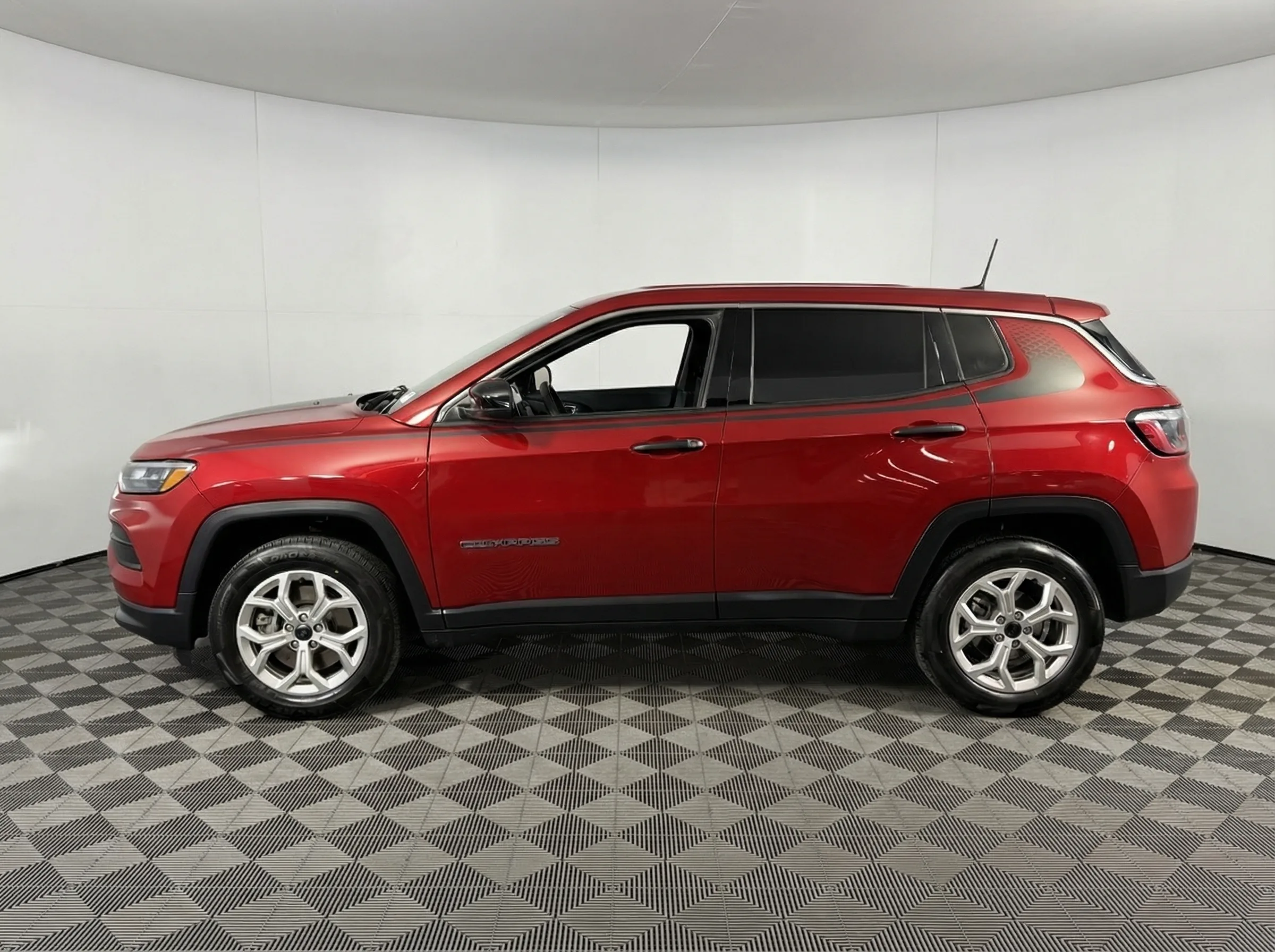 2025 Jeep Compass Sport — thumbnail 4