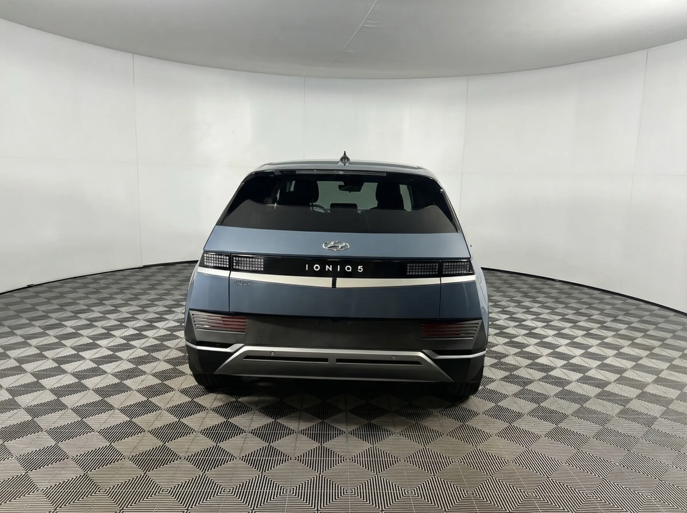 2024 Hyundai IONIQ 5 SE Long Range — thumbnail 4