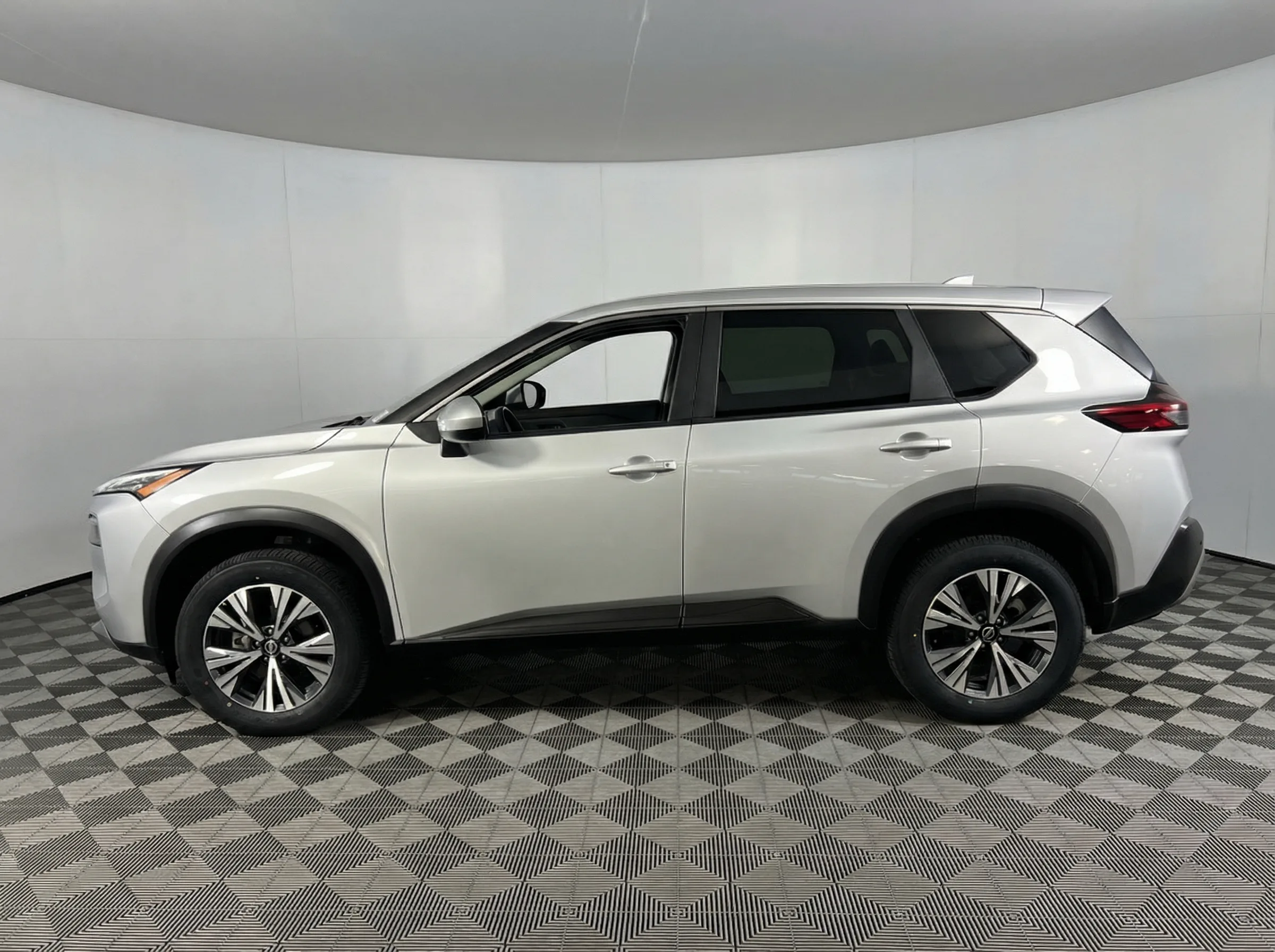 2023 Nissan Rogue SV — thumbnail 4