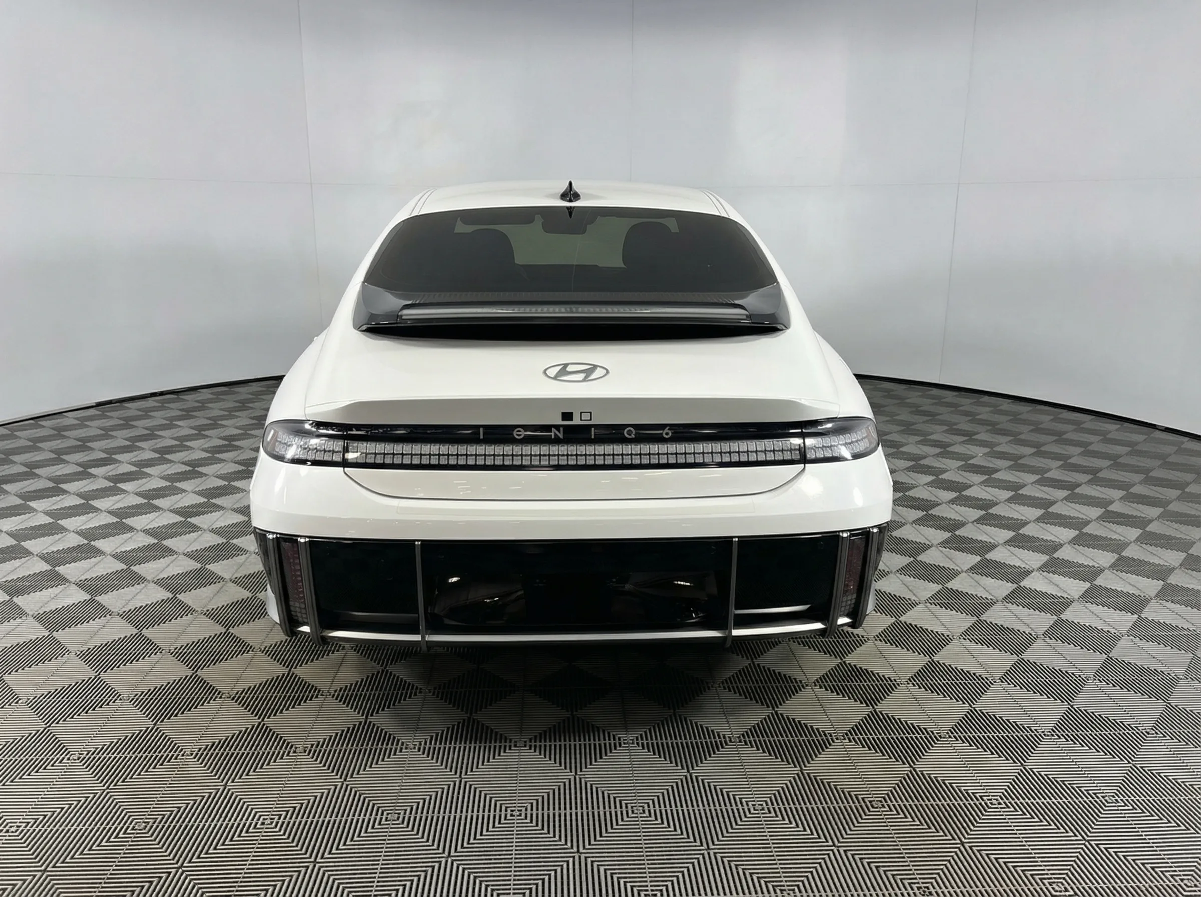 2024 Hyundai IONIQ 6 SEL — thumbnail 4