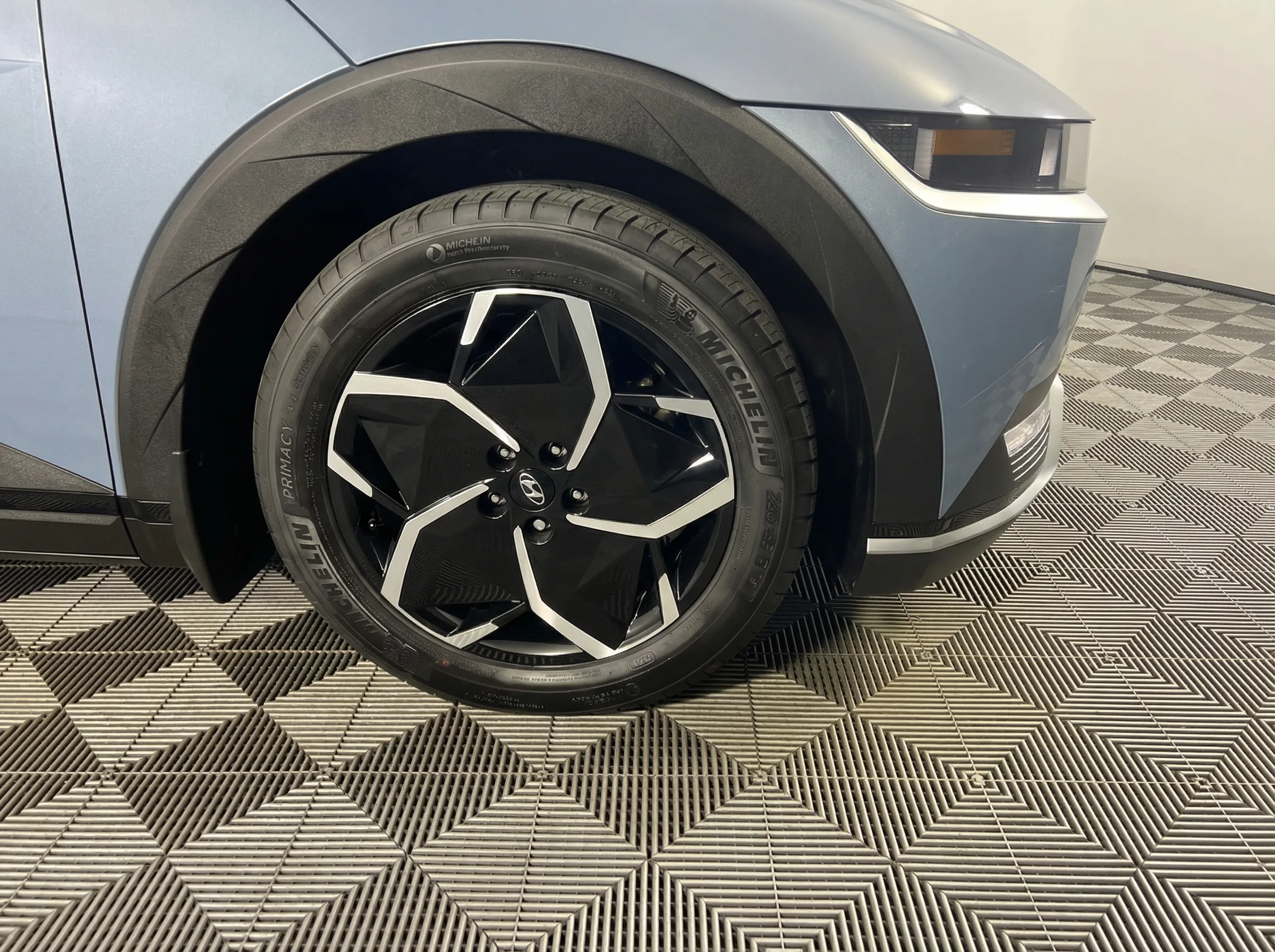 2024 Hyundai IONIQ 5 SE Long Range — thumbnail 5