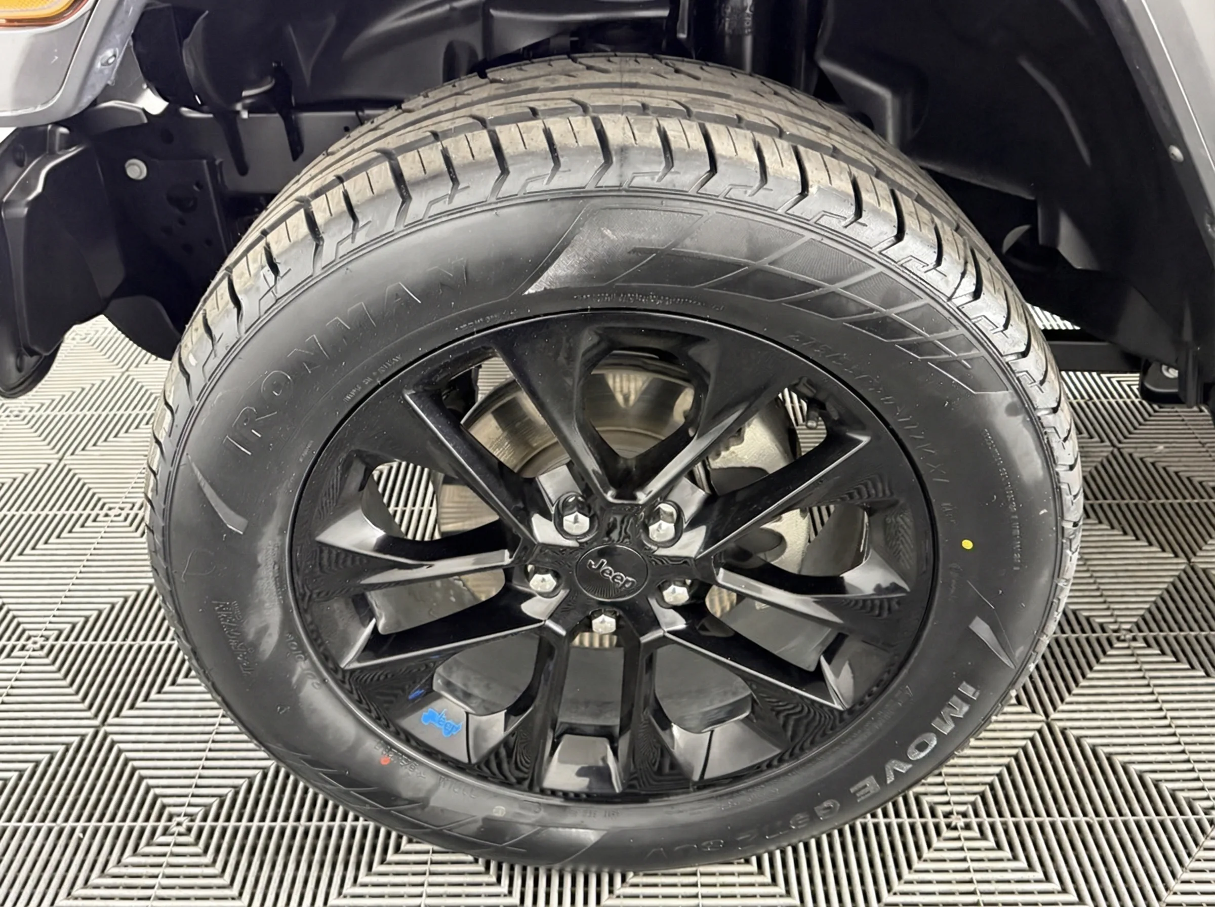 2023 Jeep Wrangler Sahara 4xe — thumbnail 5