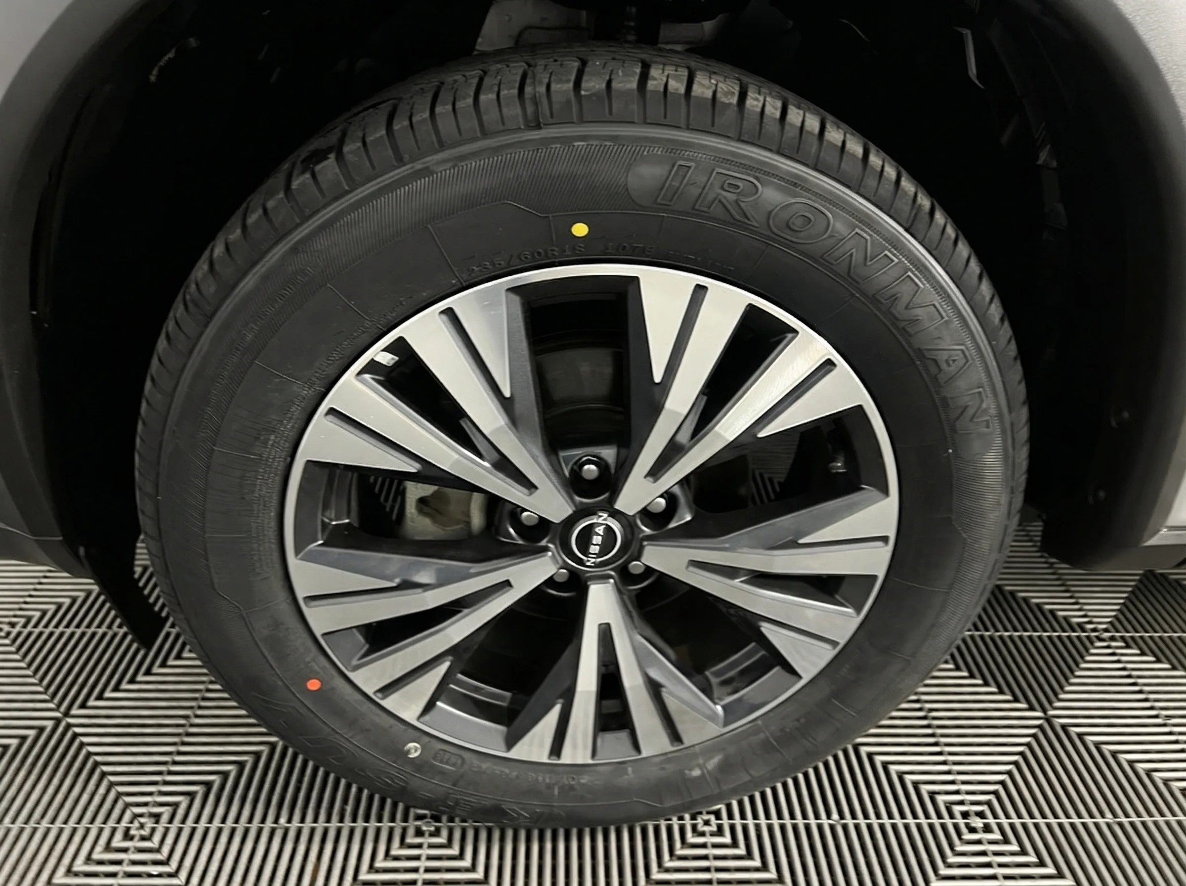 2023 Nissan Rogue SV — thumbnail 5