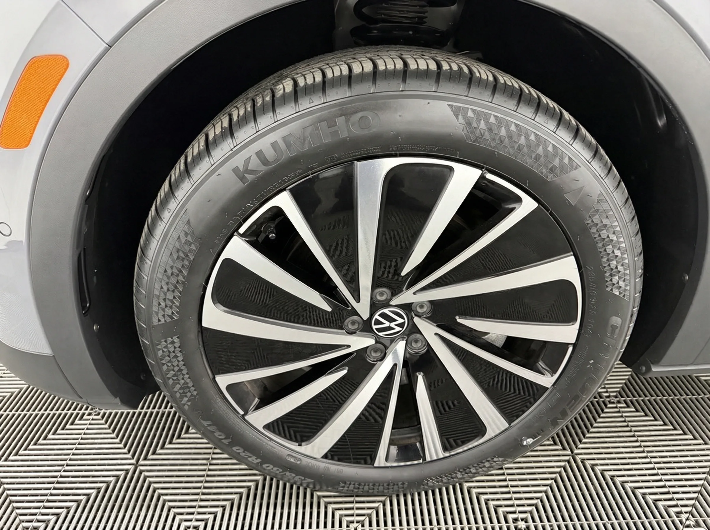 2023 Volkswagen ID.4 Pro S Plus — thumbnail 5