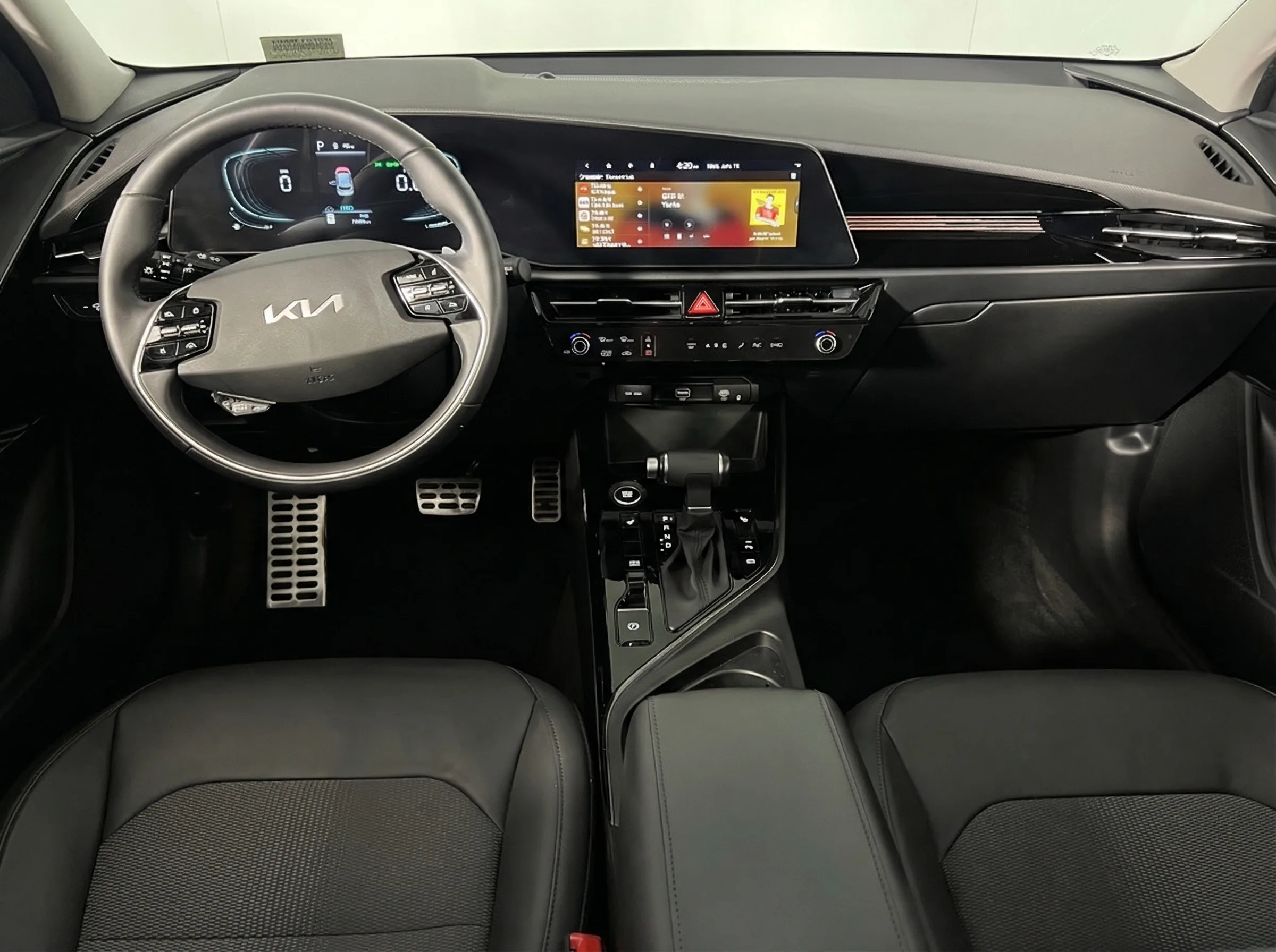 2024 Kia Niro EX Touring — thumbnail 6