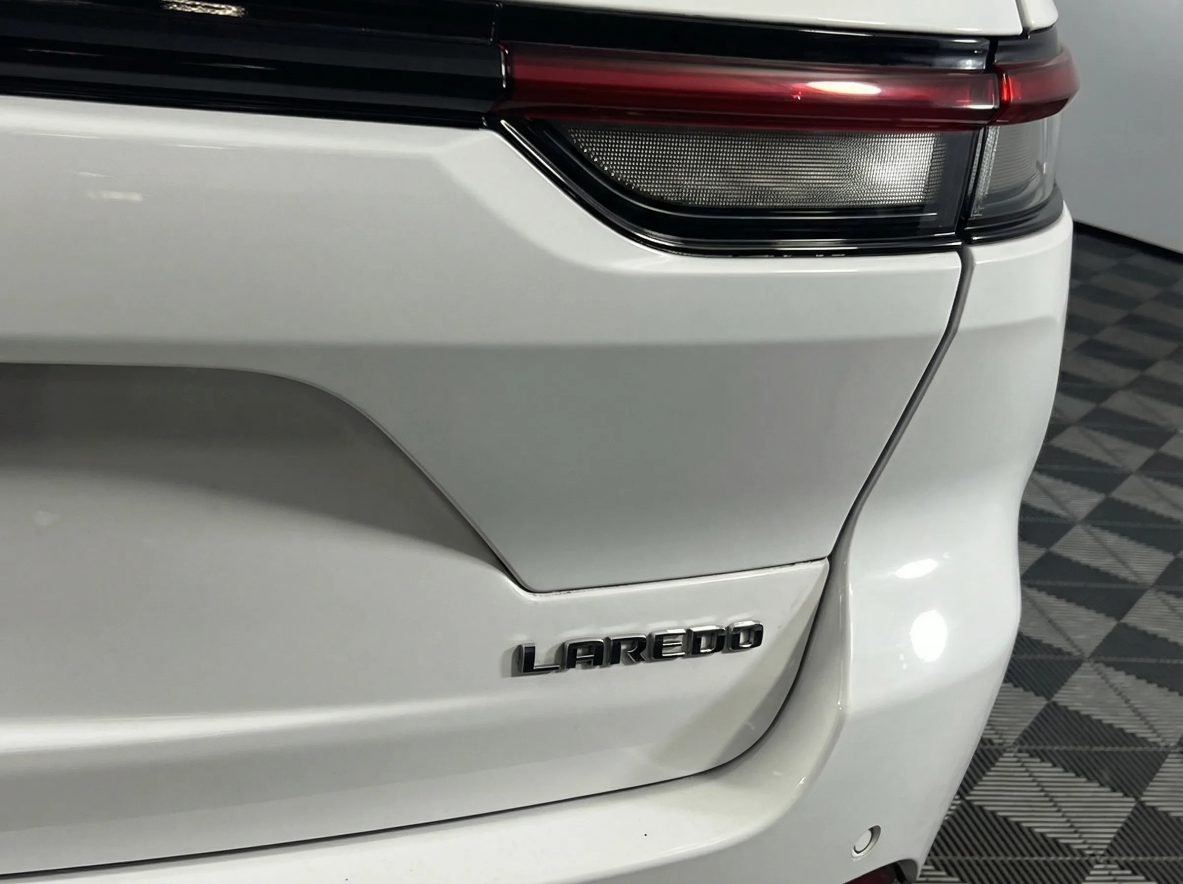 2023 Jeep Grand Cherokee Laredo — thumbnail 6