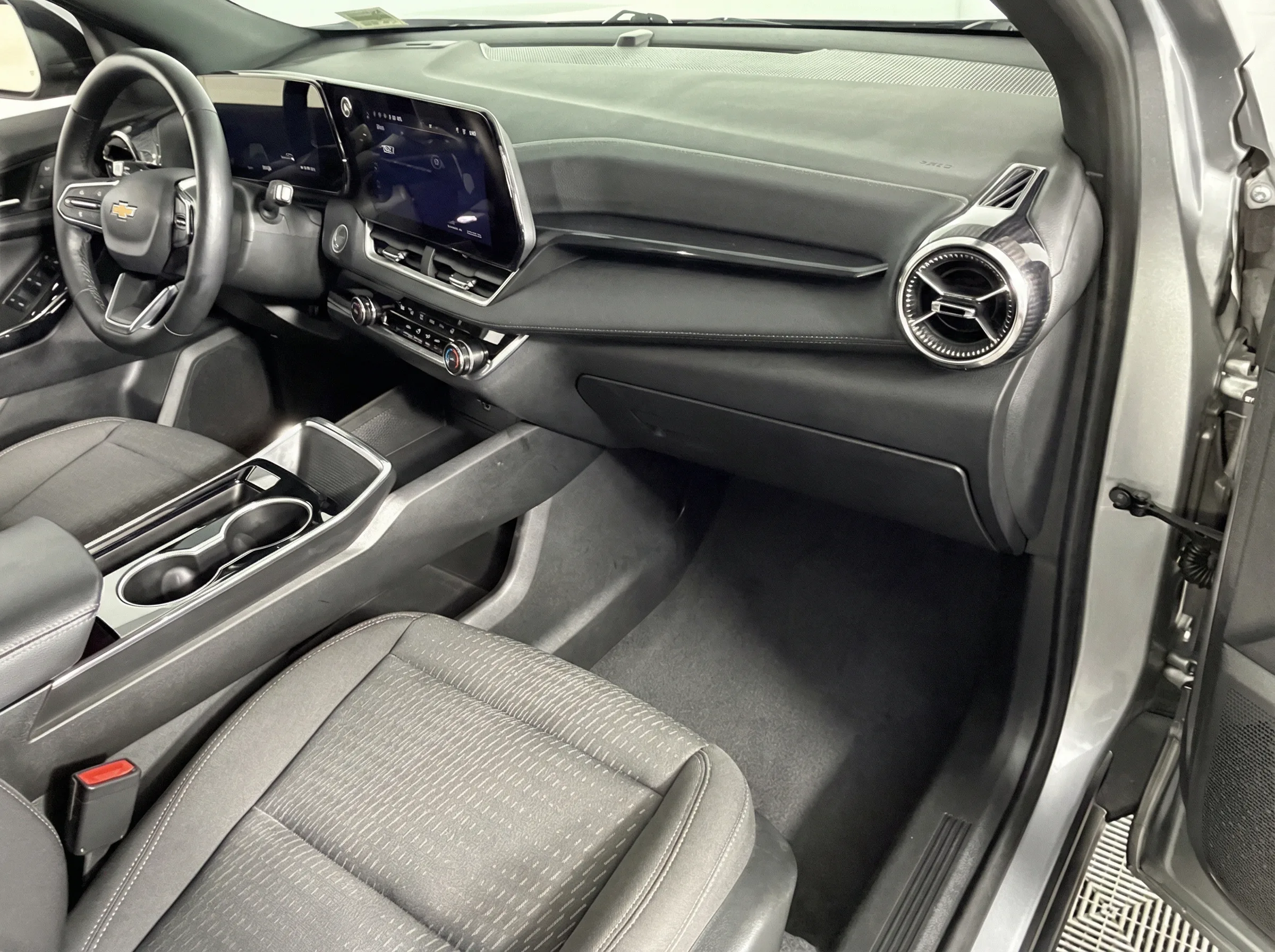 2025 Chevrolet Equinox LT — thumbnail 8