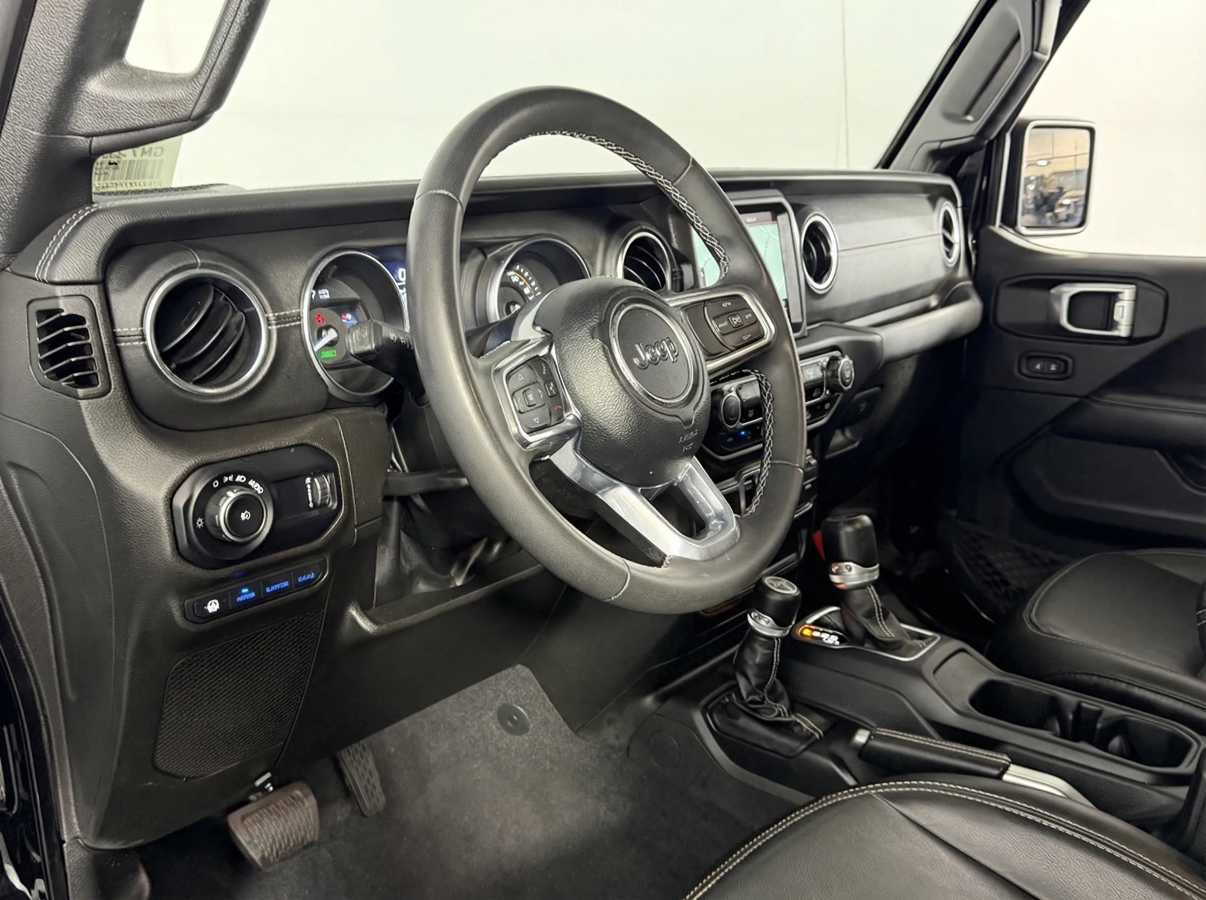 2023 Jeep Wrangler Sahara 4xe — thumbnail 9