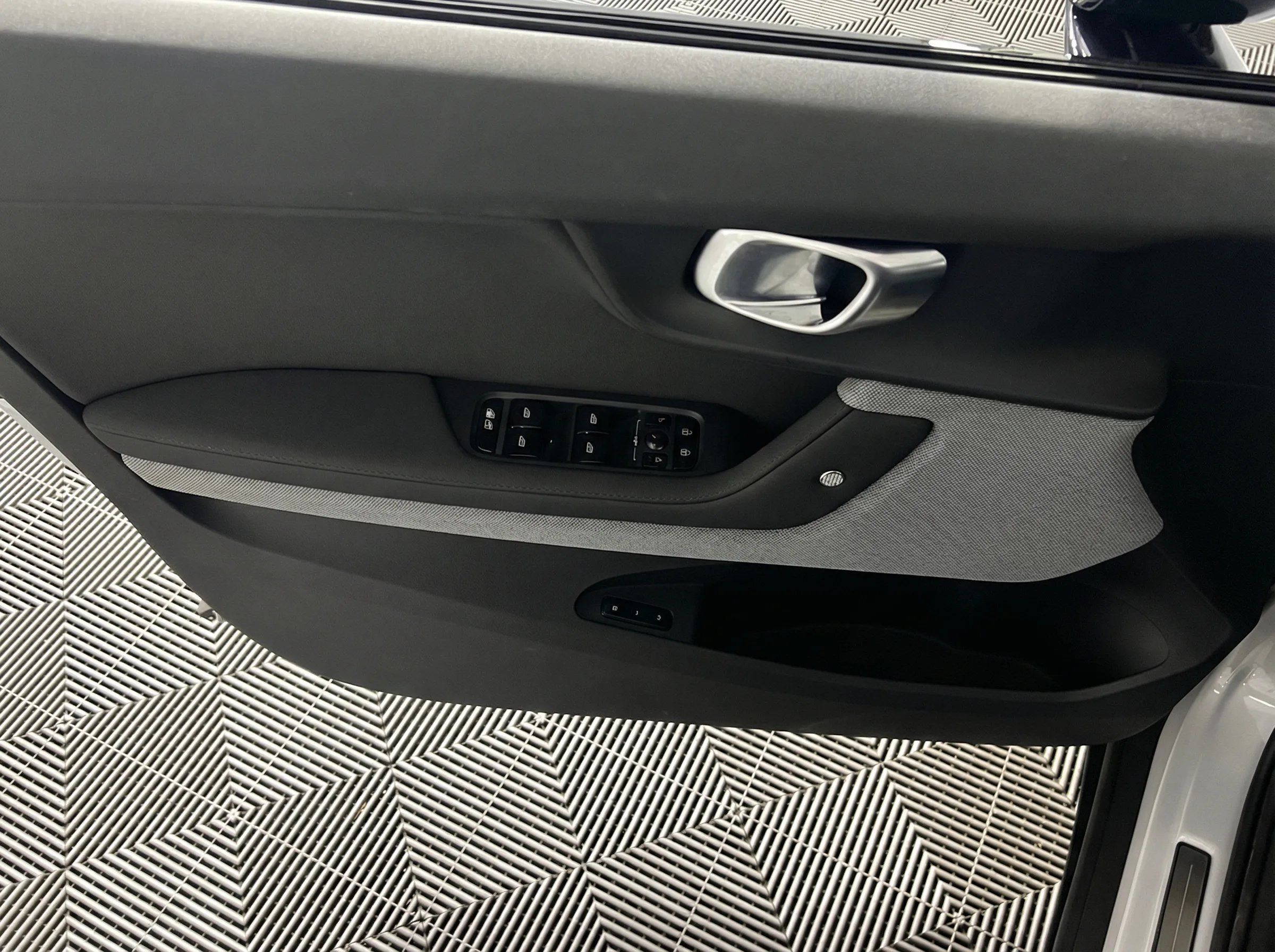 2023 Polestar 2 Long Range Single Motor — thumbnail 9