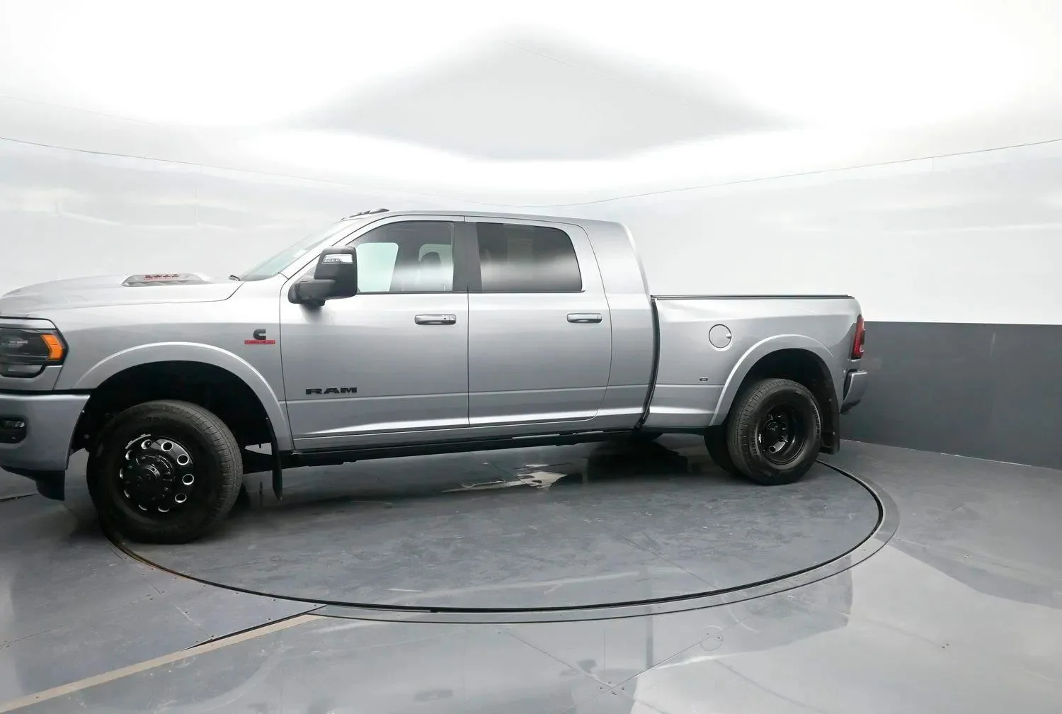 2023 Ram 3500 Limited — photo 1