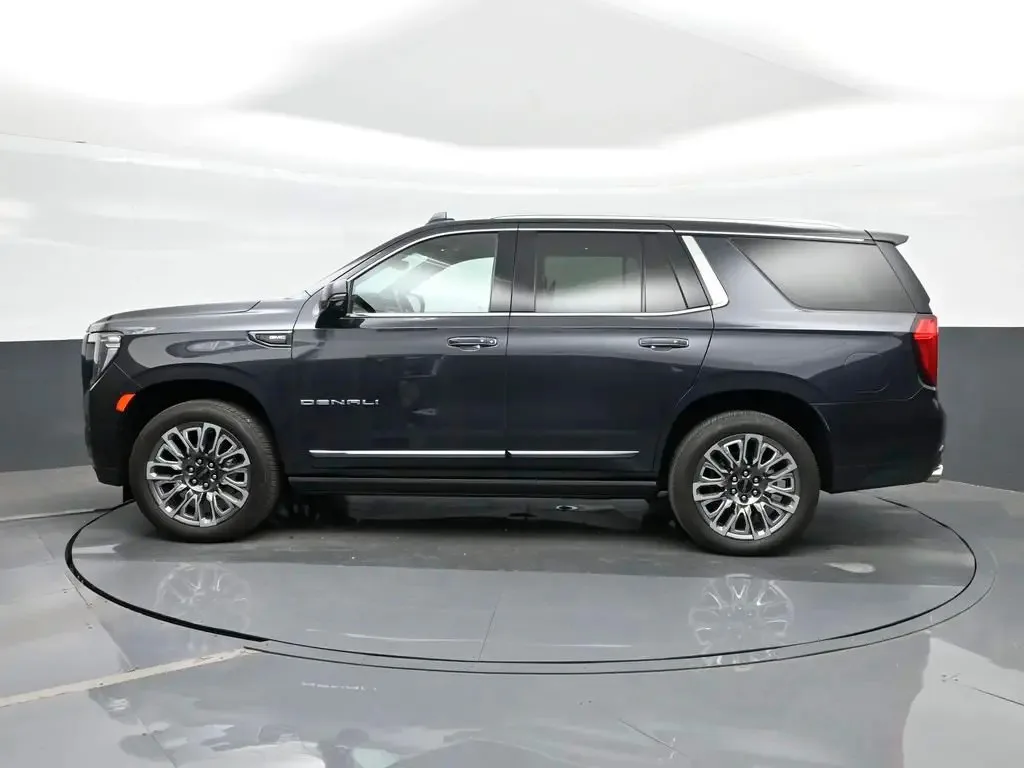 2023 GMC Yukon Denali Ultimate — thumbnail 2