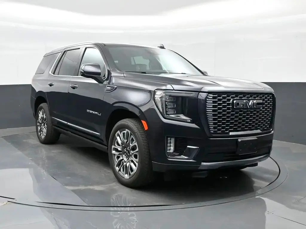 2023 GMC Yukon Denali Ultimate — thumbnail 11