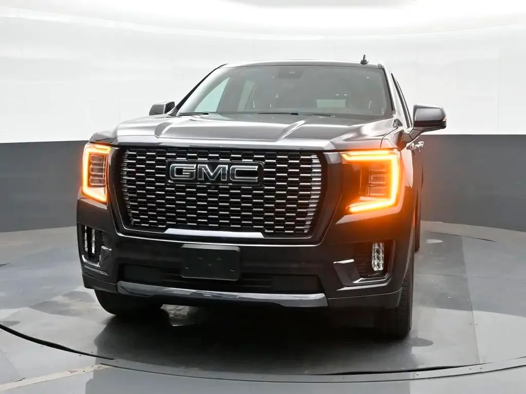 2023 GMC Yukon Denali Ultimate — thumbnail 12