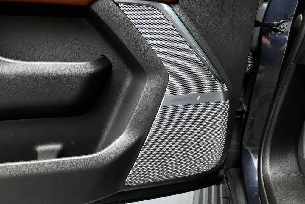 2023 GMC Yukon Denali Ultimate — thumbnail 13
