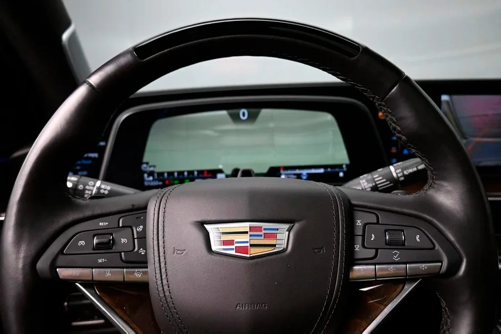 2024 Cadillac Escalade ESVTrimSport Platinum — thumbnail 9