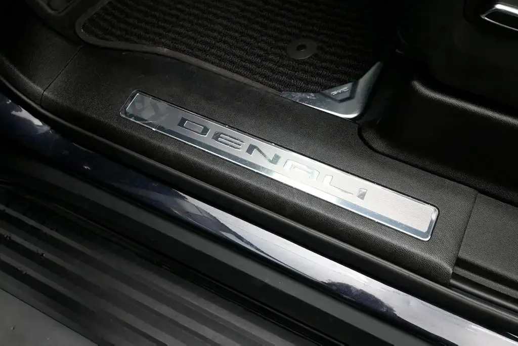 2023 GMC Yukon Denali Ultimate — thumbnail 14