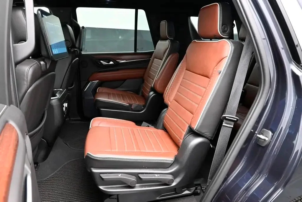 2023 GMC Yukon Denali Ultimate — thumbnail 18