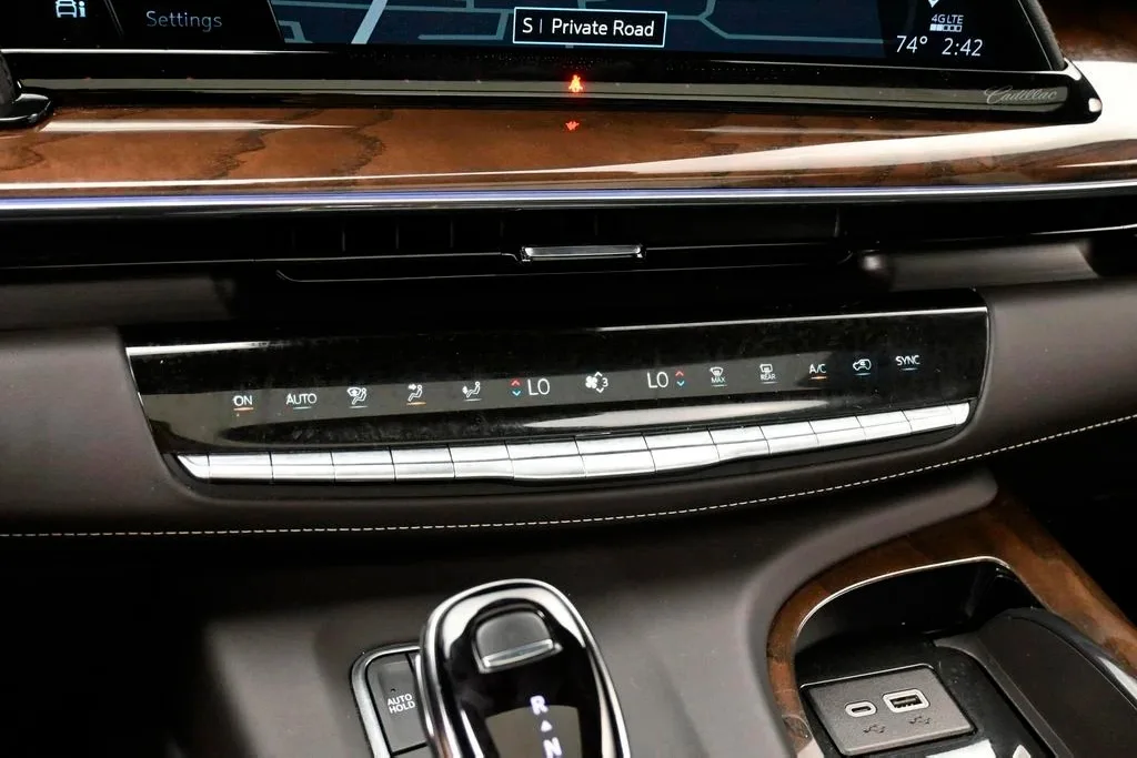 2024 Cadillac Escalade ESVTrimSport Platinum — thumbnail 13