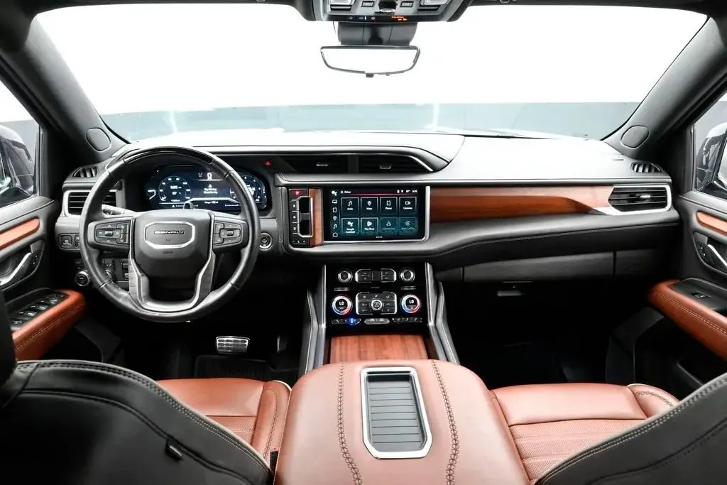 2023 GMC Yukon Denali Ultimate — thumbnail 21